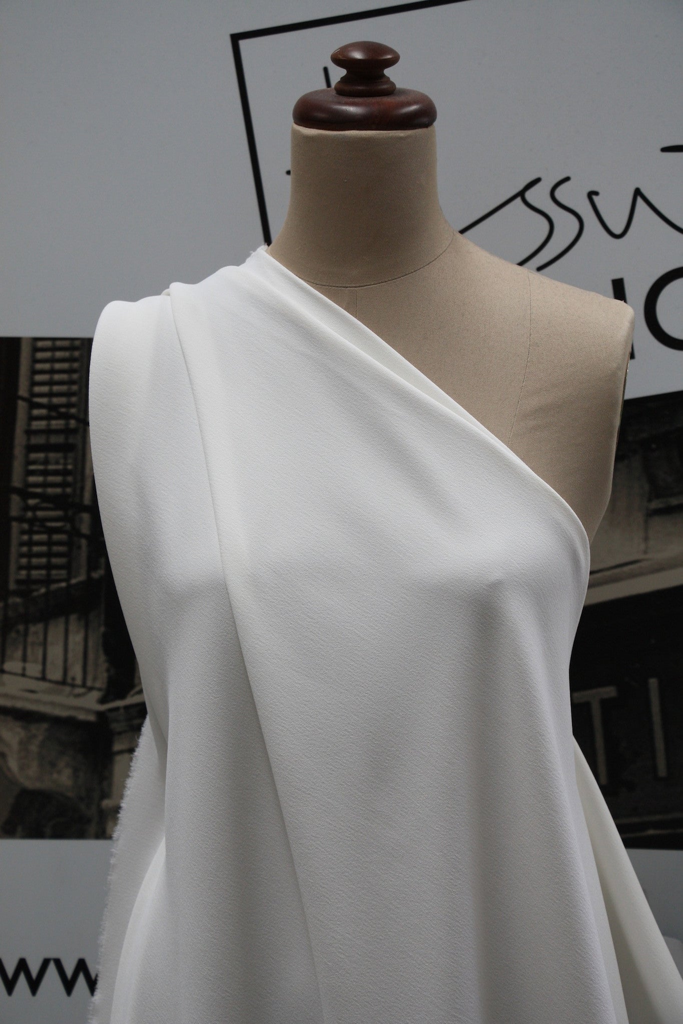 Bianco Crepe - Elegant Flowy Dress for Women | Perfect for Weddings, Parties & Special Occasions | Lightweight & Comfortable Fabric