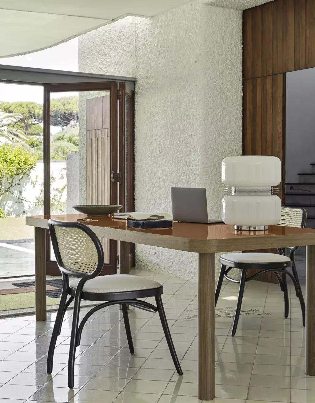 GTV Saule Modern Dining Table - Solid Wood Kitchen Table for 6-8 People - Perfect for Family Gatherings & Dinner Parties