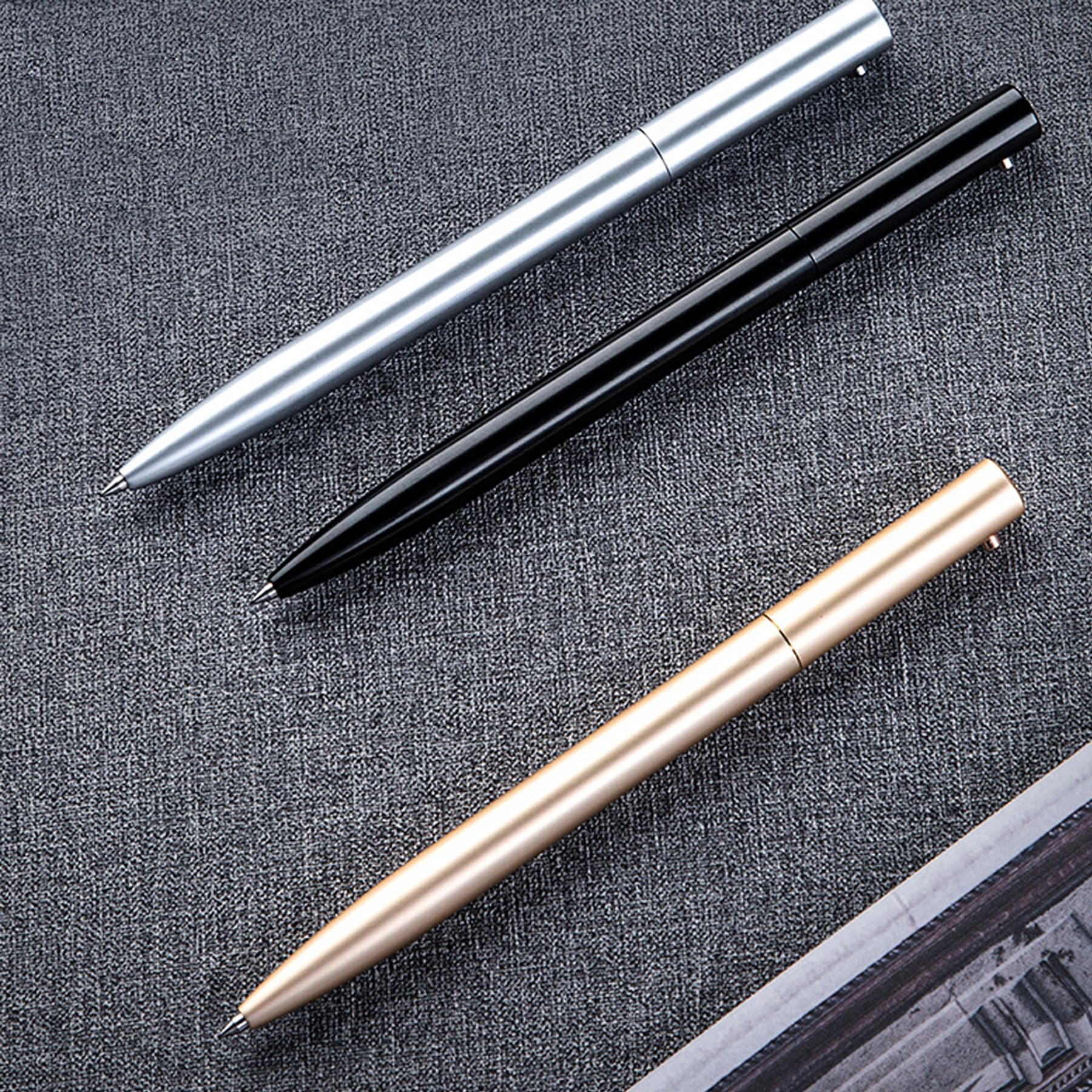 DUNBONG Retractable Metal Gel Pen - 0.5mm Medium Point Ballpoint Pens with Smooth Black Gel Ink (Red Barrel) - Perfect for Office, School, Note Taking & Gift Giving