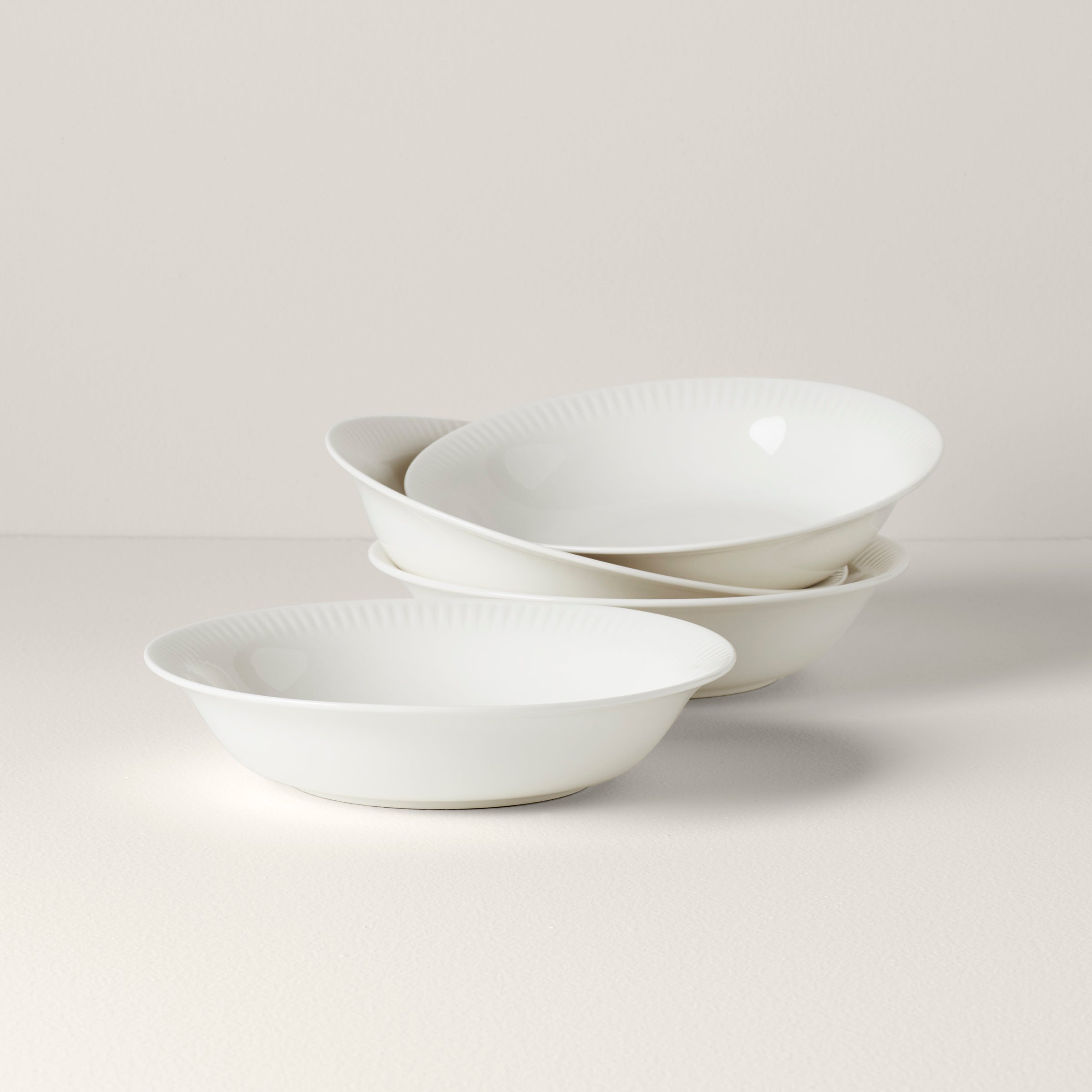 Premium White Pasta Bowls Set of 4 - Elegant Ceramic Dinnerware for Spaghetti, Salad & Soup - Perfect for Family Dinners & Italian Restaurants