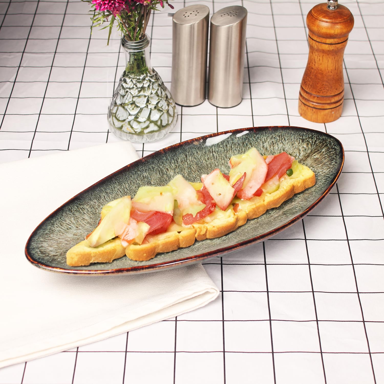 4-Piece Ceramic Dinner Plates Set - Microwave, Oven & Dishwasher Safe - Scratch Resistant Black Reactive Glaze Plates for Bread, Pasta, Salad & Sushi - Perfect for Dining, Entertaining & Restaurant Use