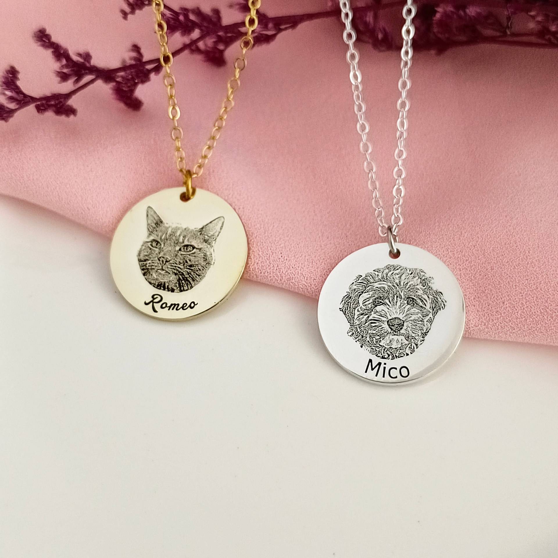 Personalized Pet Photo Disc Pendant Necklace - Custom Engraved Memorial Jewelry for Dogs & Cats - Perfect Gift for Pet Lovers, Anniversary & Special Occasions | XL5117