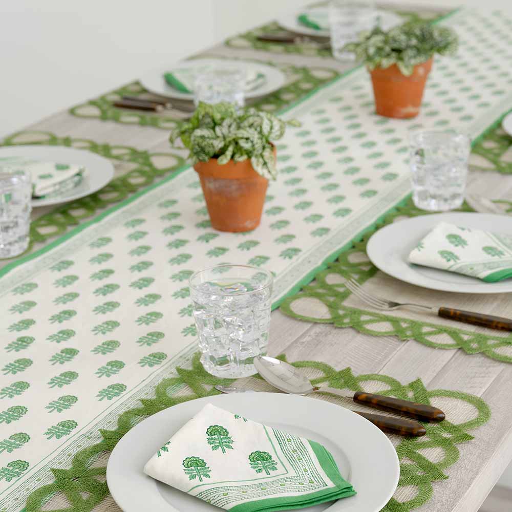 Elegant Chardonnay Table Runner - Premium Linen Dining Decor for Weddings, Parties & Holiday Tablescapes