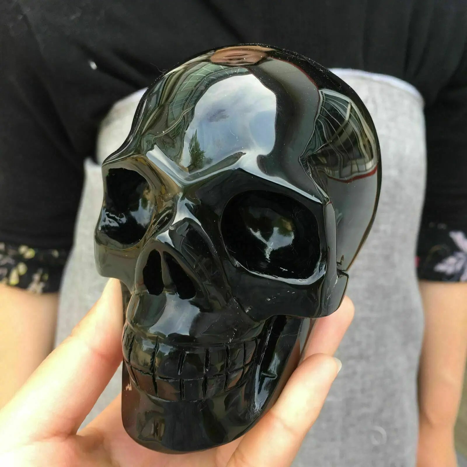 Natural Black Obsidian Quartz Crystal Skull - Hand Carved Healing Stone for Reiki, Meditation & Spiritual Energy - Perfect for Home Decor, Yoga & Chakra Balancing