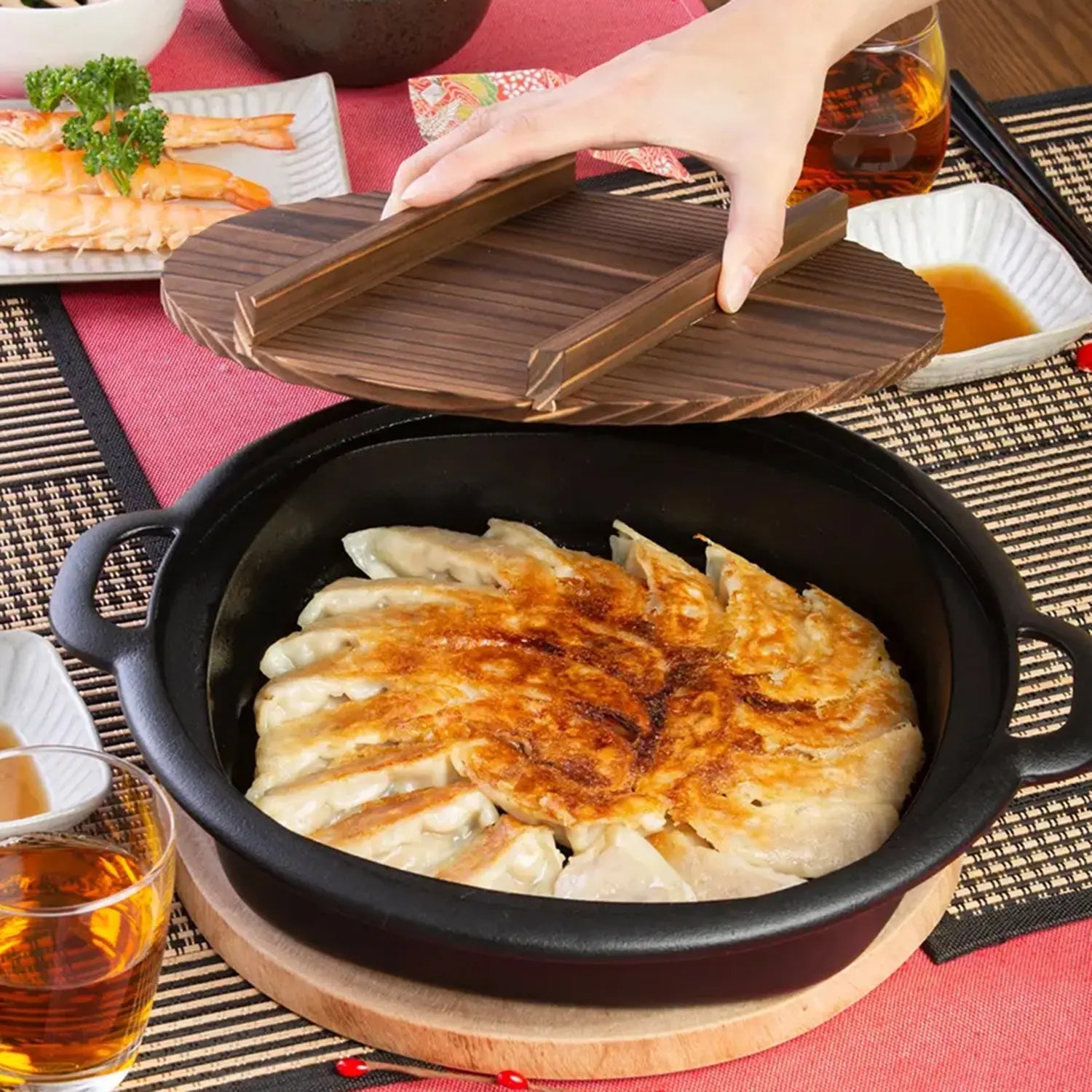Premium Iwachu Nambu Cast Iron Sukiyaki & Gyoza Pan with Wooden Lid - Authentic Japanese Cookware for Hot Pot, Dumplings & Tabletop Cooking - Perfect for Home Dining & Entertaining