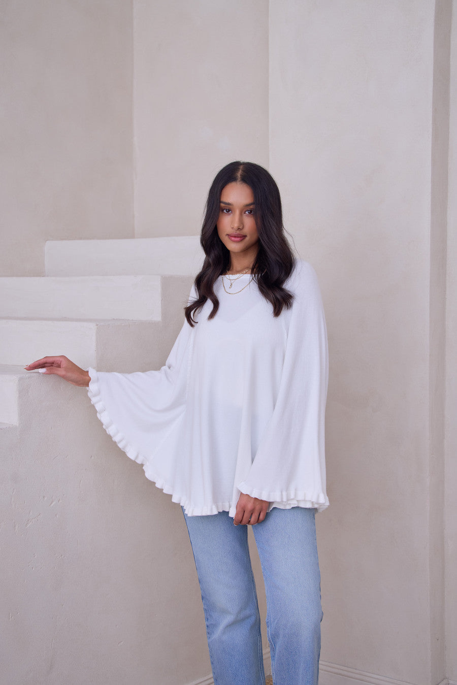 Elegant Ruffled Hem Poncho for Women - Soft & Stylish Wrap Shawl for Fall & Winter - Perfect for Casual Outings, Office Wear & Evening Events