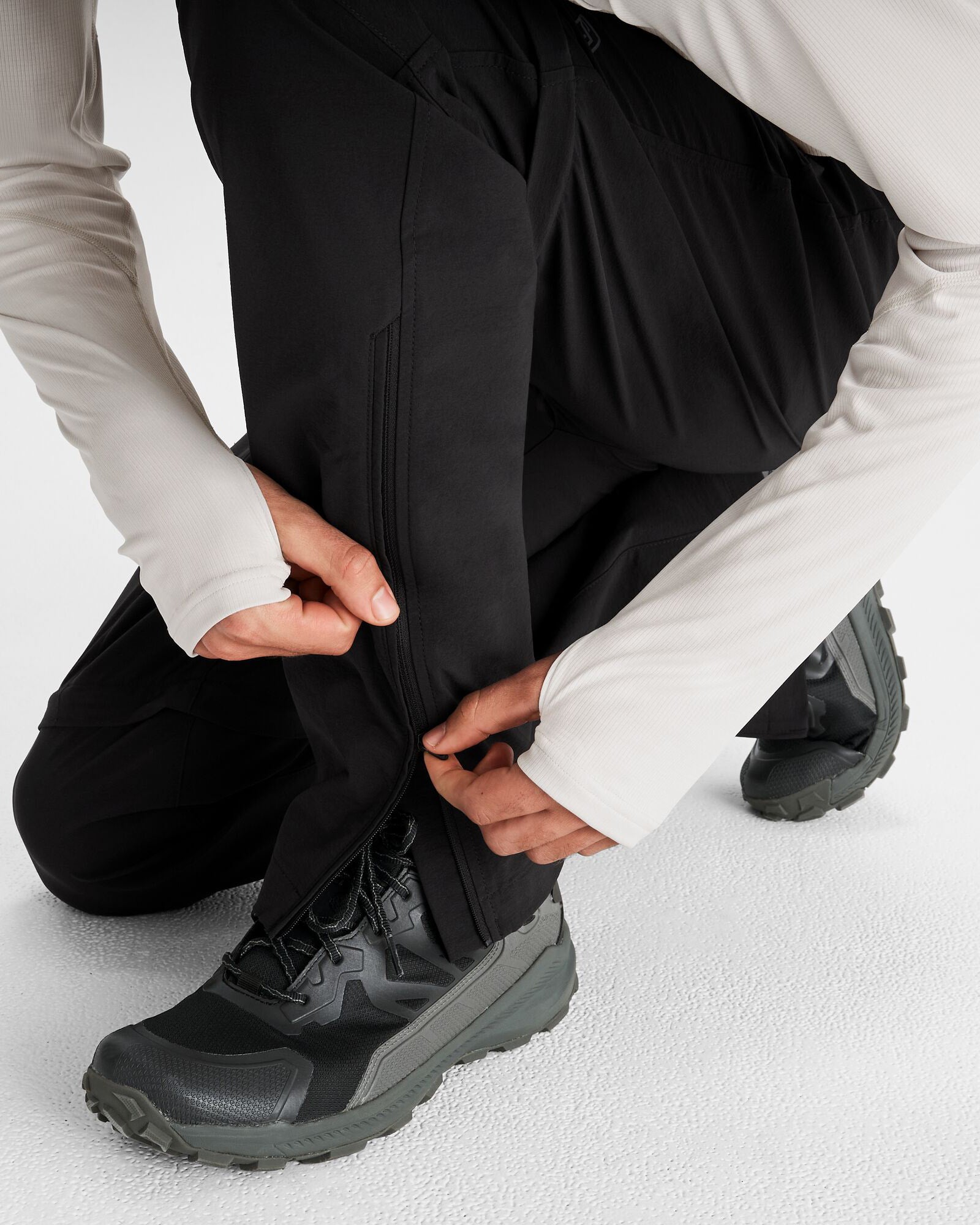 Men's Flinders Convertible Outdoor Pants - Lightweight Quick-Dry Hiking & Travel Pants with Zip-Off Legs (Black) - Perfect for Camping, Hiking & Adventure Travel