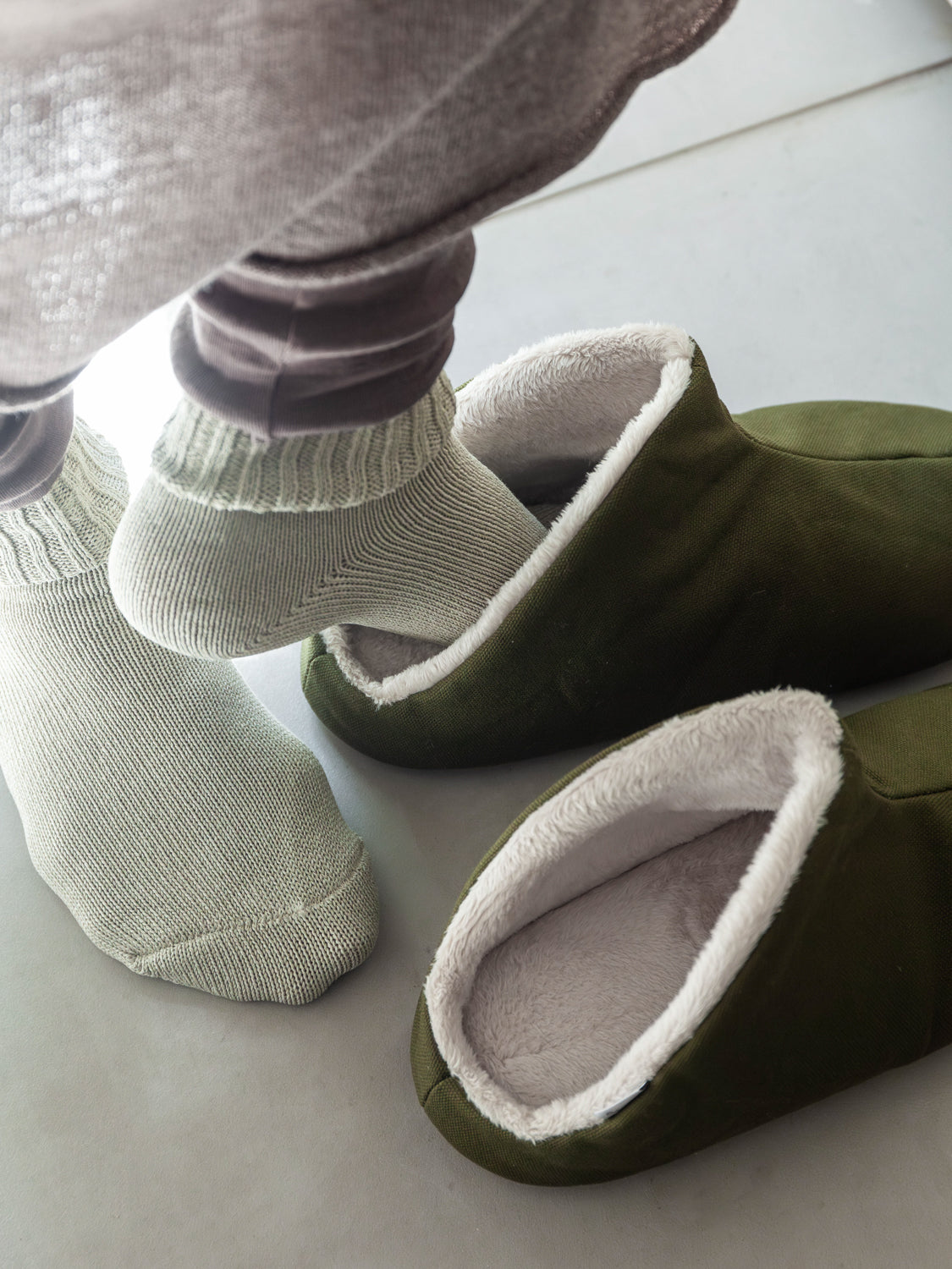 ABE Lined Room Bootie - Cozy Indoor Slippers for Women & Men with Non-Slip Sole - Perfect for Home, Office, and Relaxation