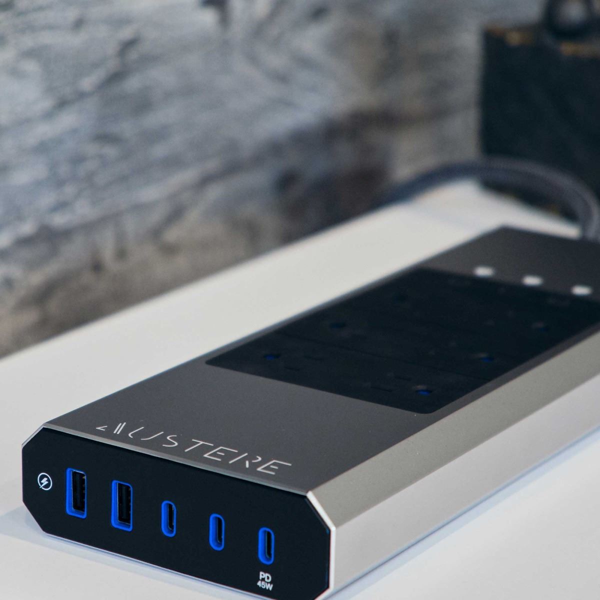Austere VII Series Power Strip with 6 Outlets, Omniport USB & PD Charging - Perfect for Home Office, Gaming Setup & Travel Accessories