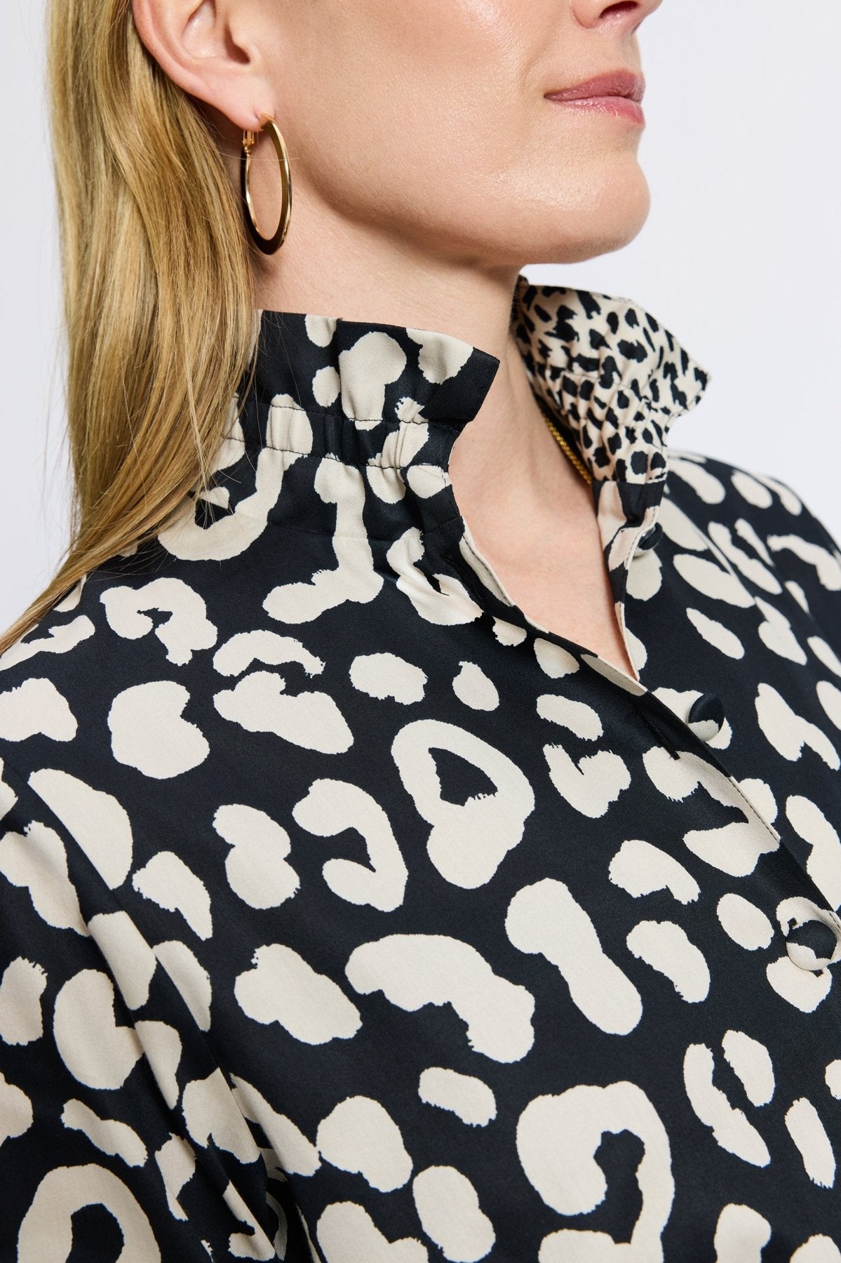 Carolina Cheetah Print Long Sleeve Shirt Jacket for Men & Women - Stylish Casual Outerwear for Fall & Winter Fashion