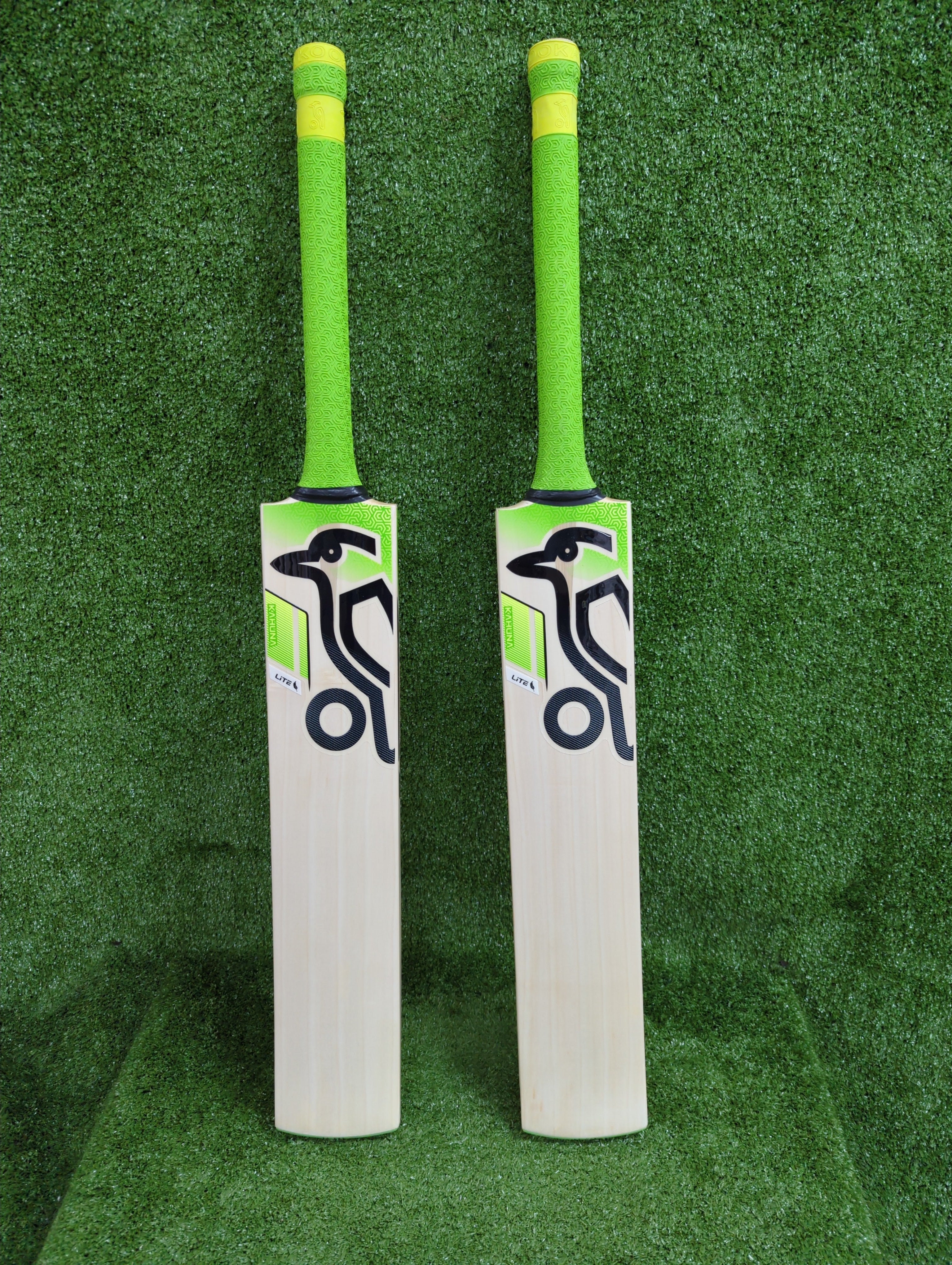 Kookaburra Kahuna Lite English Willow Cricket Bat - Premium Lightweight Cricket Bat for Professional & Amateur Players - Perfect for Matches, Training & Practice Sessions