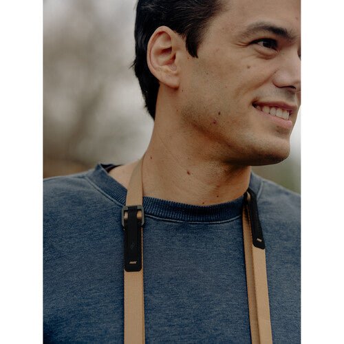 Peak Design Leash (Coyote) - Premium Camera Strap for DSLR & Mirrorless Cameras - Secure & Comfortable for Travel & Outdoor Photography