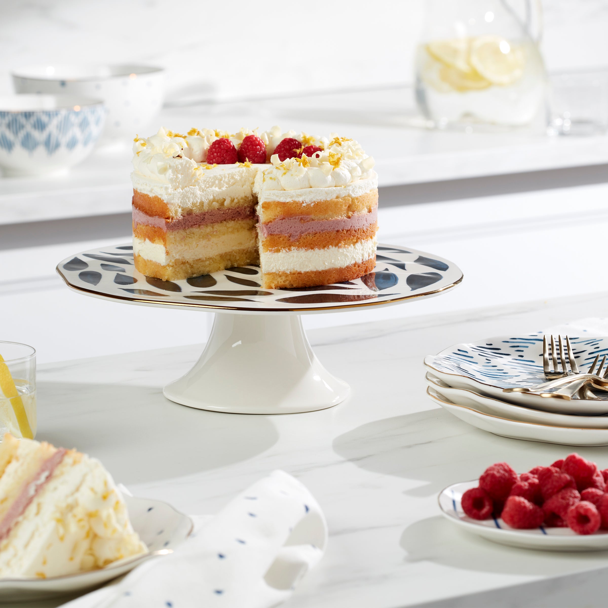 Blue Bay Cake Plate - Elegant Ceramic Serving Dish for Desserts, Cakes & Pastries - Perfect for Parties, Weddings & Tea Time