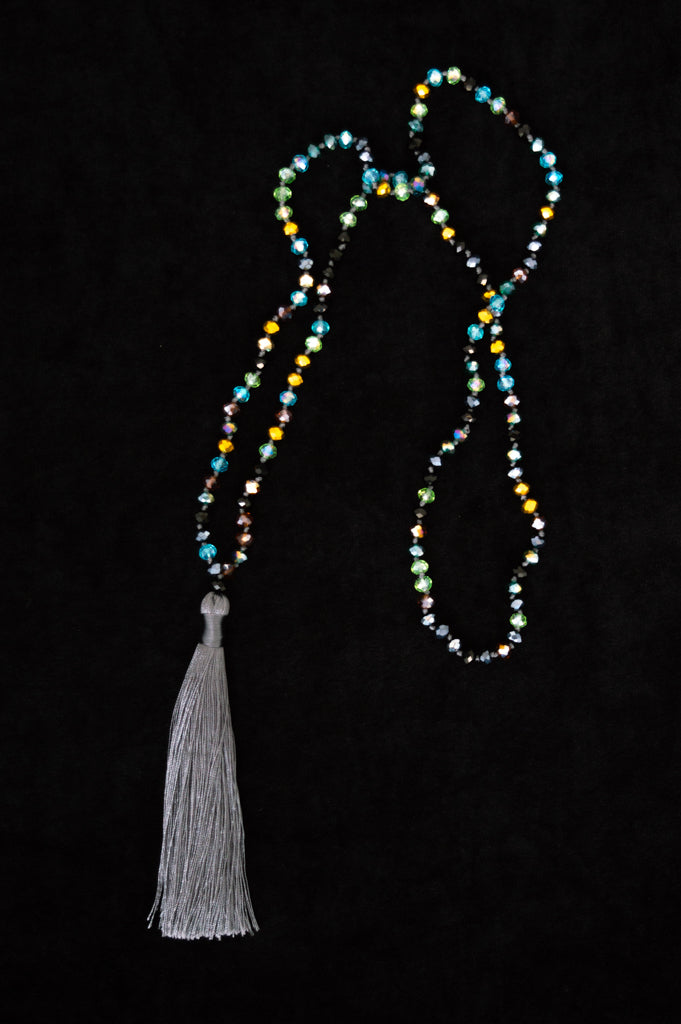 Elegant Grey Tassel Necklace for Women - Boho Chic Layering Jewelry - Perfect for Casual Outfits, Parties & Special Occasions