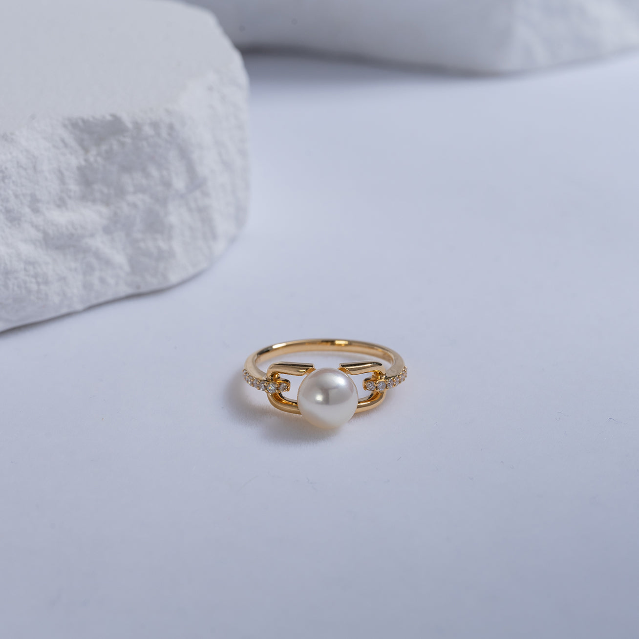 18K Solid Gold Diamond Akoya Hanadama Pearl Ring KR00052 - Elegant Pearl Jewelry for Women, Perfect for Weddings, Anniversaries & Special Occasions