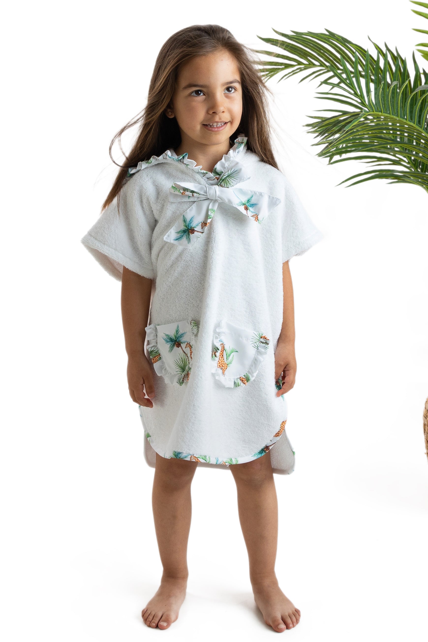 Quick-Dry Giraffe Print Beach Poncho for Women & Kids - Lightweight, UV Protection, Perfect for Swimming, Surfing & Outdoor Activities