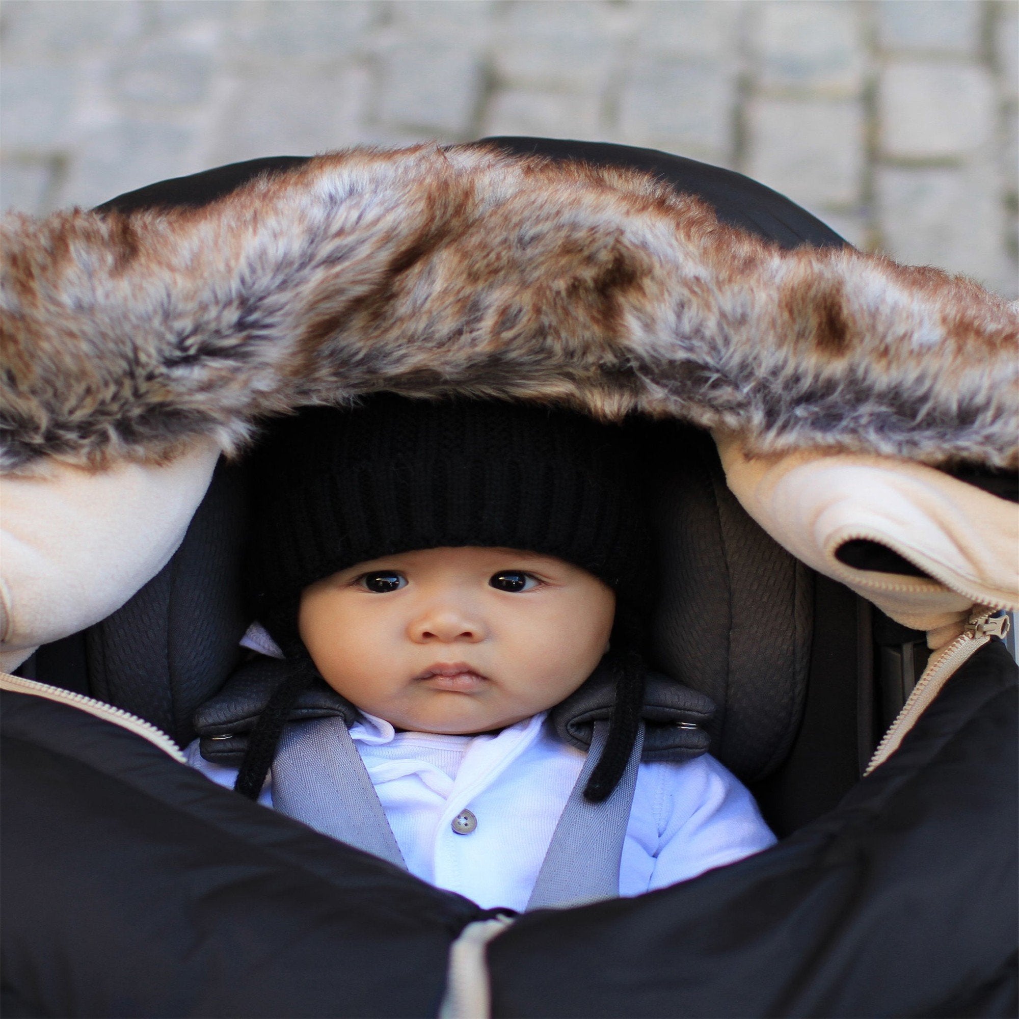 Premium Car Seat Cocoon for Babies - Soft & Warm Winter Protection - Ideal for Strollers, Car Seats & Outdoor Adventures