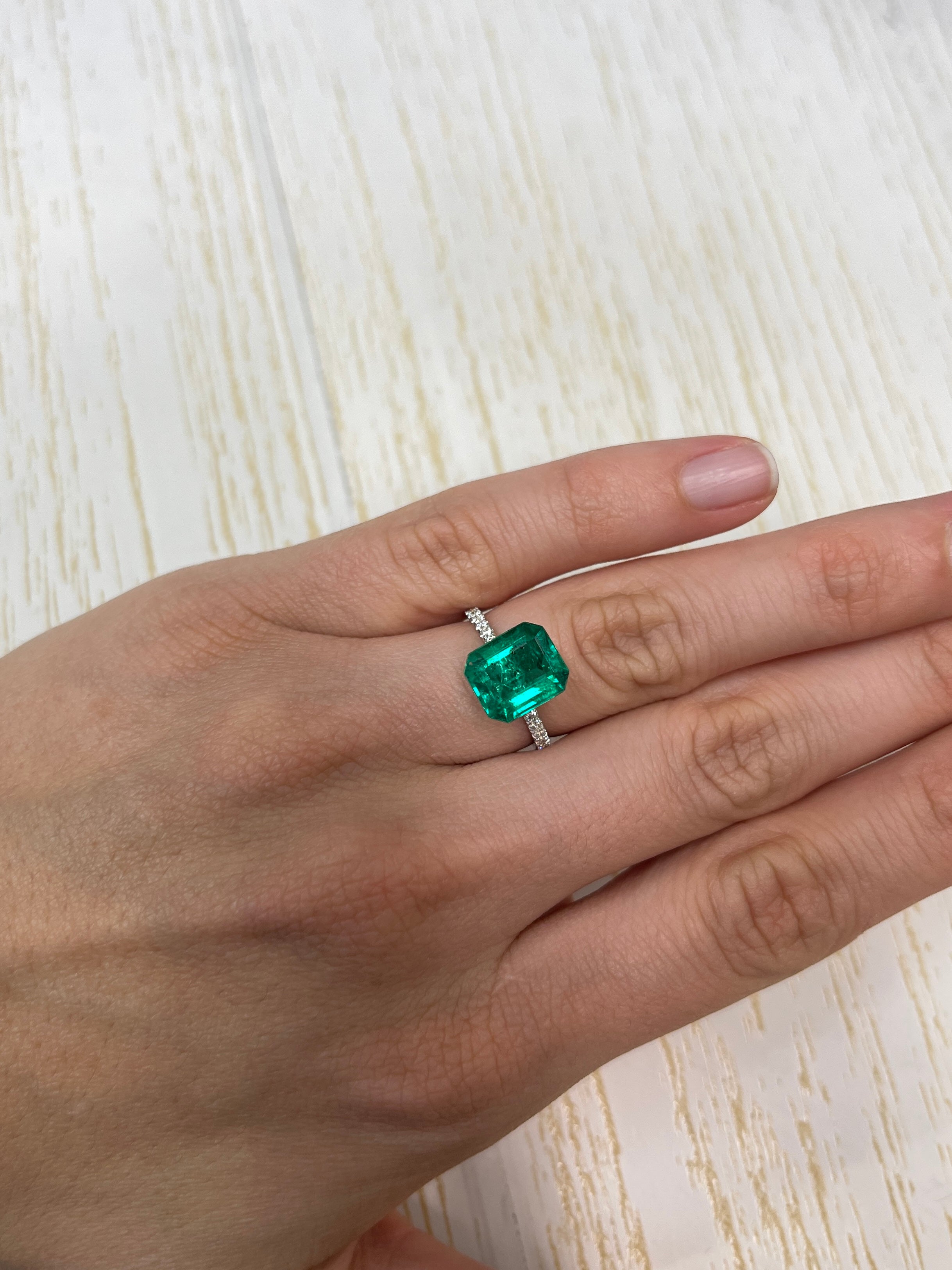 3.72 Carat 11x9mm AAA+ Perfect Green Freckled Natural Loose Colombian Emerald Cut Gemstone for Jewelry Making, Engagement Rings & Luxury Gifts