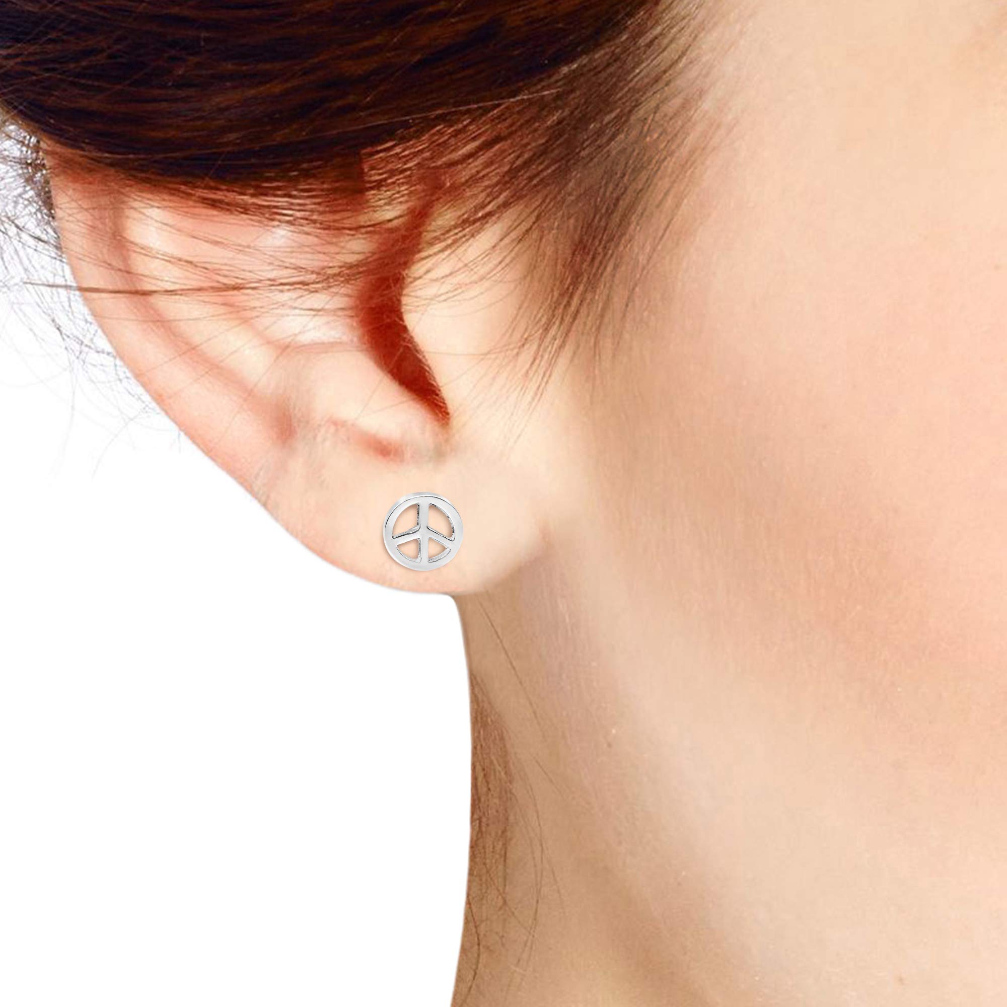 AeraVida 8mm Round .925 Sterling Silver Peace Sign Stud Earrings for Women | Punk Style Simple Stud Earrings | Perfect for Casual Wear, Parties & Gifts