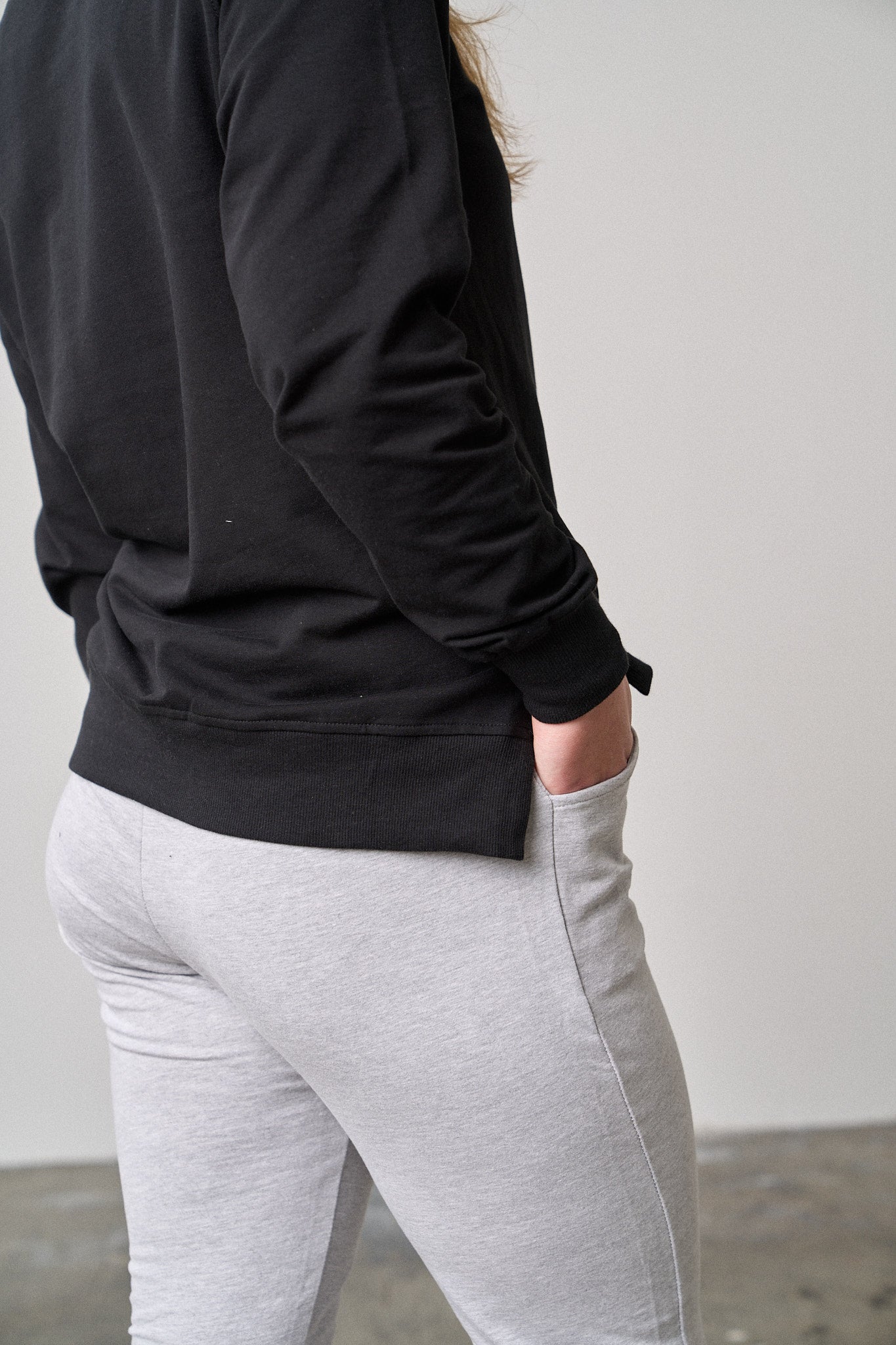 Men's Black Pullover Hoodie - Soft & Comfortable Fleece Sweatshirt for Casual Wear, Gym & Outdoor Activities