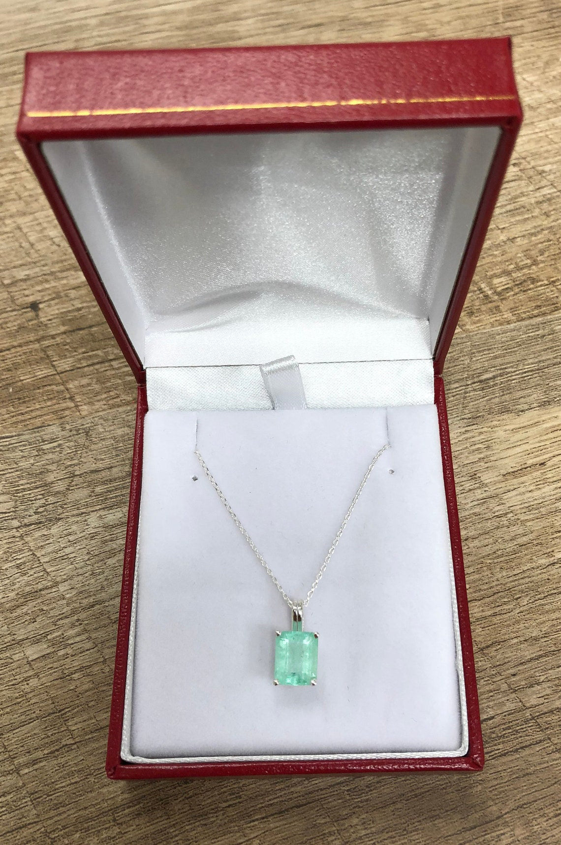 2.50 Carat Natural Light Green Emerald Pendant Necklace - 925 Sterling Silver Jewelry for Women - Perfect for Weddings, Anniversaries & Special Occasions