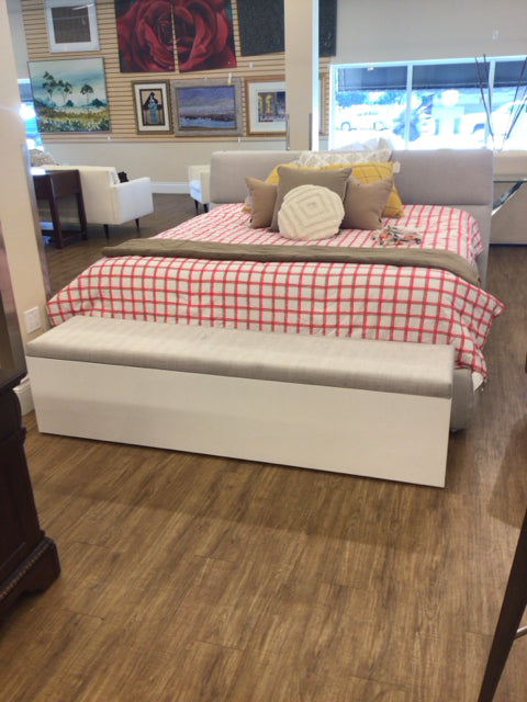 Grey Fabric King Size Storage Bed with Underbed Drawers - Perfect for Small Bedrooms & Guest Rooms, Maximize Space & Organization