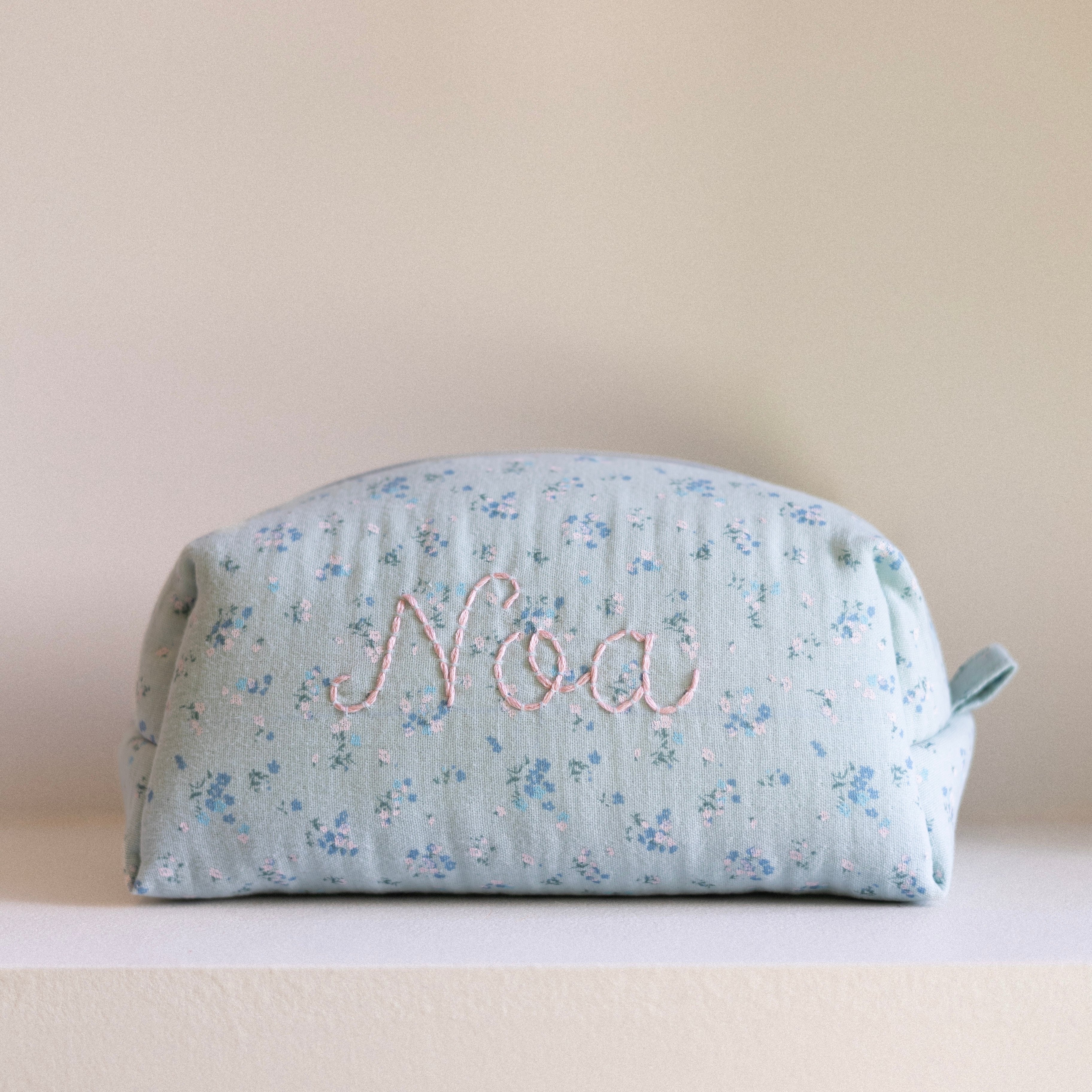 Waterproof Travel Toiletry Bag with Green Floral Design - Perfect for Vacation, Gym, Camping & Business Trips