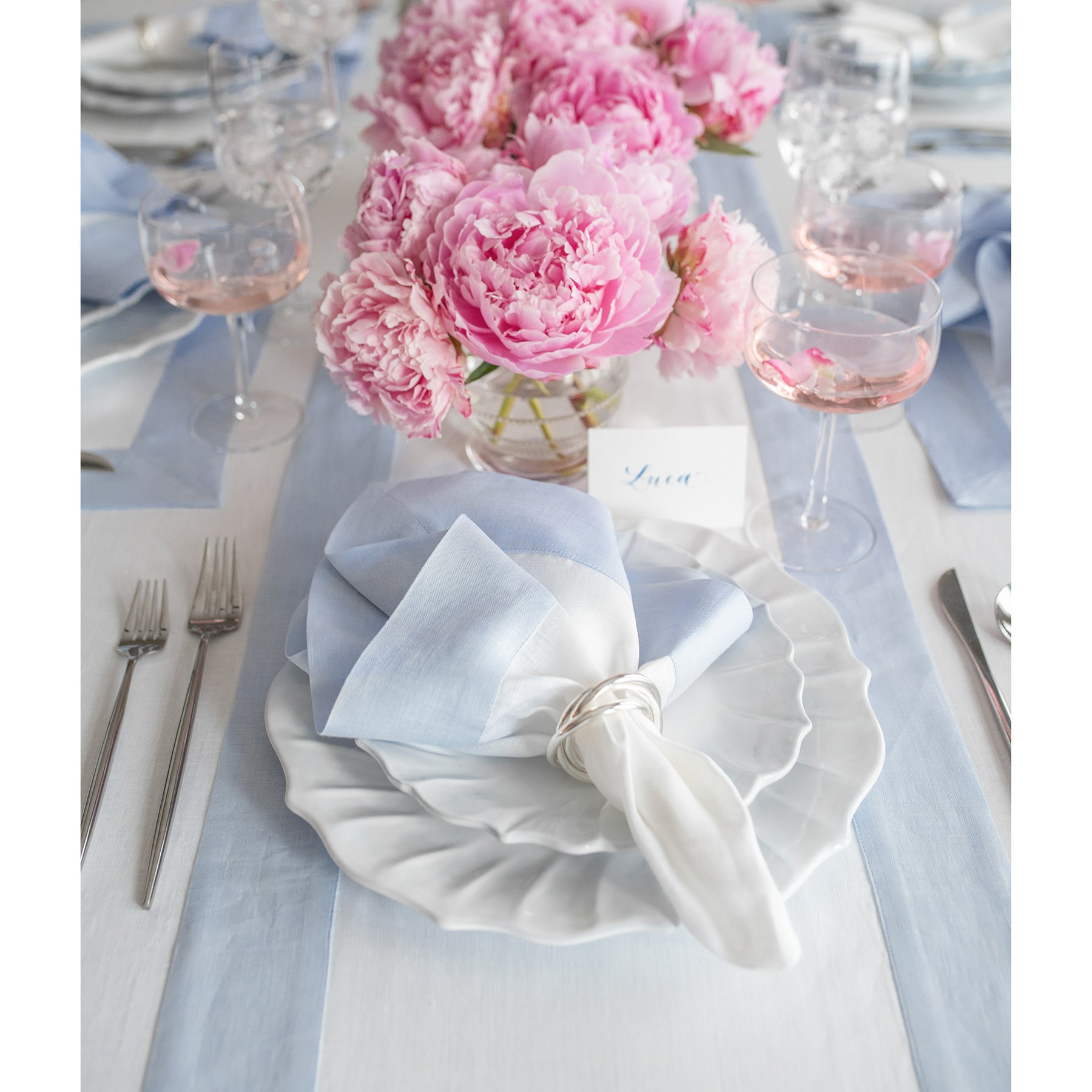 Stylish Contempo Table Runner for Dining & Decor - Perfect for Holidays, Weddings & Home Decor