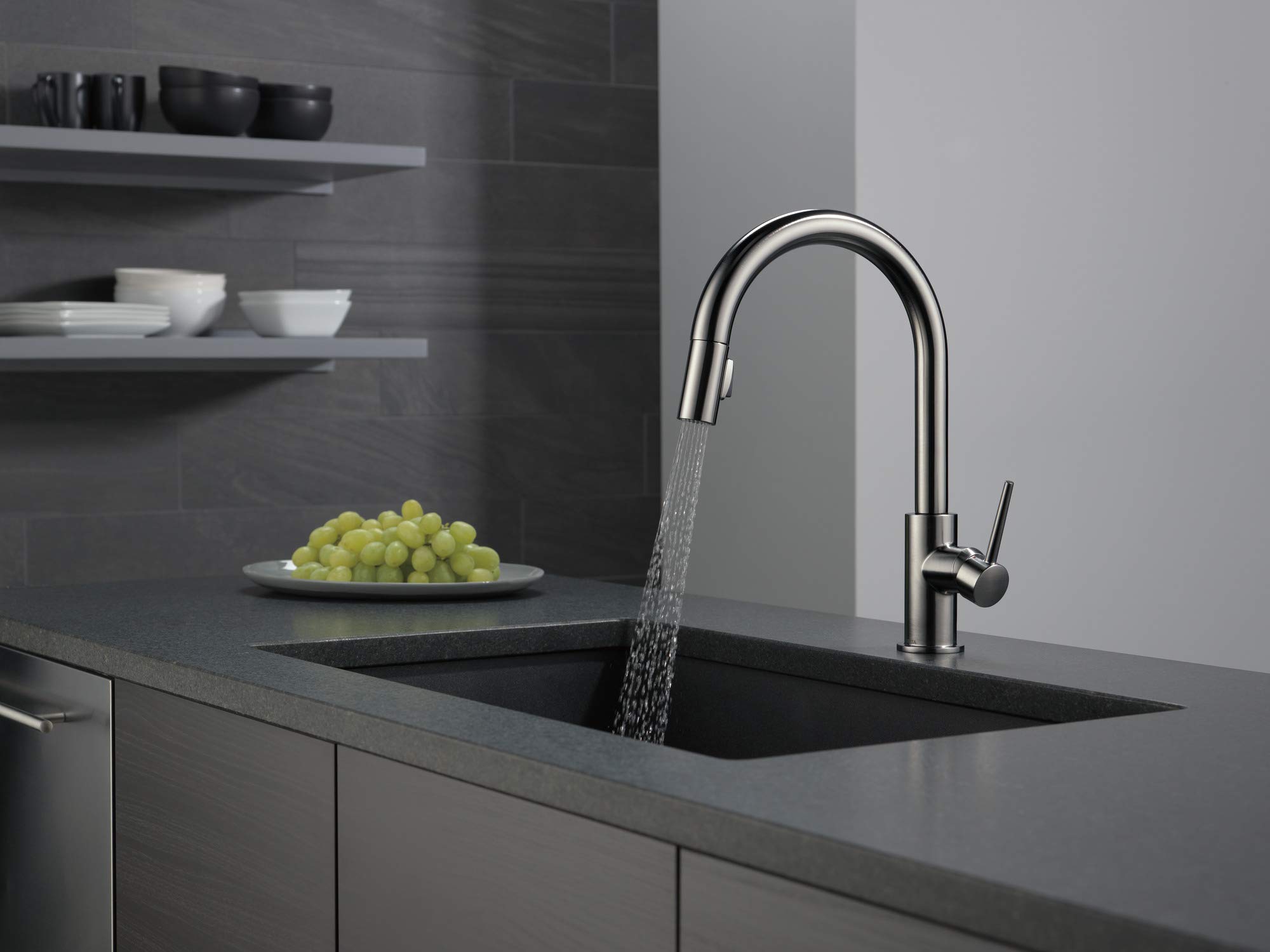 Delta Trinsic Black Stainless Steel Kitchen Faucet with Magnetic Docking Pull-Down Sprayer - Modern High-Arc Design for Easy Washing & Food Prep (Model 9159-KSLS-DST) - Perfect for Large Pots, Deep Sinks & Busy Home Chefs