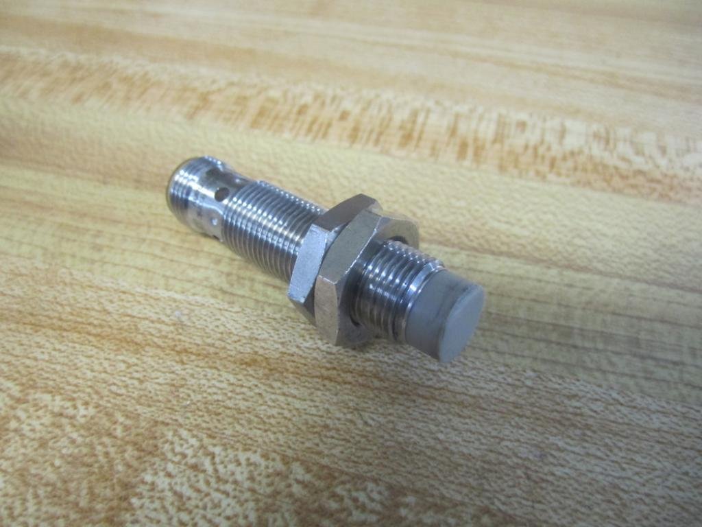 IFC204 Inductive Proximity Sensor 4mm Sensing Range 30VDC 10mA - Perfect for Industrial Automation, CNC Machines, and Conveyor Systems