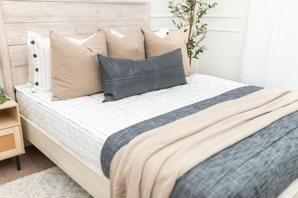 Taylor Luxe Blanket - Ultra Soft & Cozy Luxury Throw Blanket for Bed, Couch & Travel - Perfect for Gifts, Home Decor & Relaxation