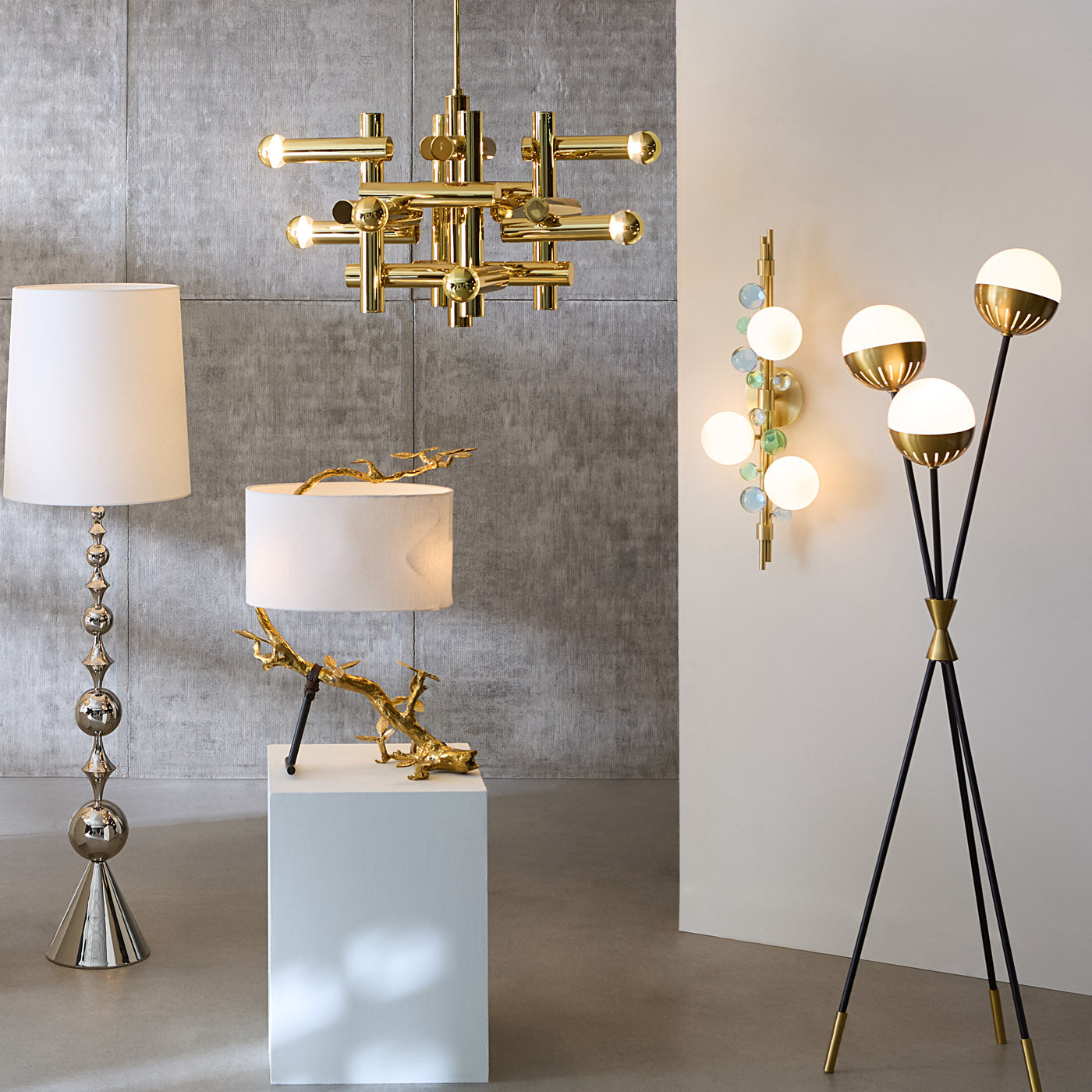 Modern Caracas Tripod Floor Lamp - Adjustable Height, 3-Light Bulb Capacity, Industrial Style - Perfect for Living Room, Bedroom, or Office Lighting