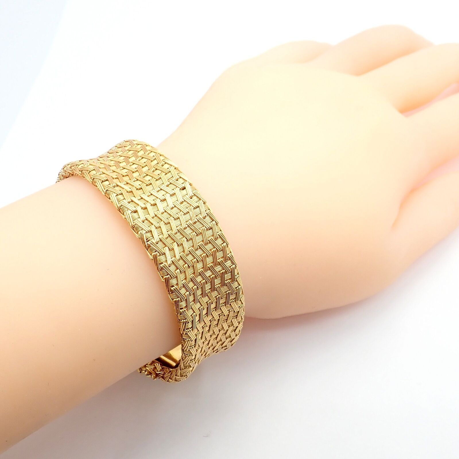 Authentic Roberto Coin 18k Yellow Gold Large Basket Weave Bracelet for Women | Luxury Italian Jewelry Gift for Anniversary, Birthday & Special Occasions | Perfect for Evening Events & Formal Wear