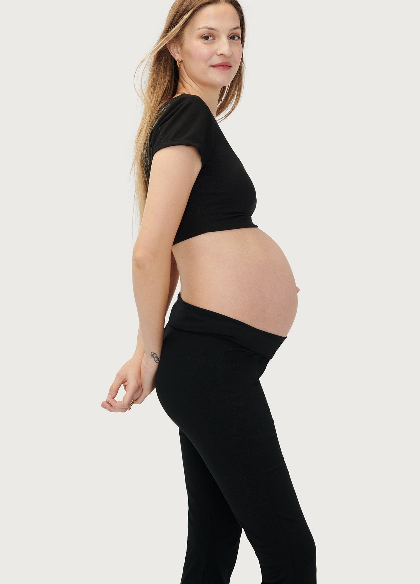 The Ultimate Before, During & After Crop Flare - Perfect for Yoga, Running & Outdoor Activities | High-Waisted Comfort & Support