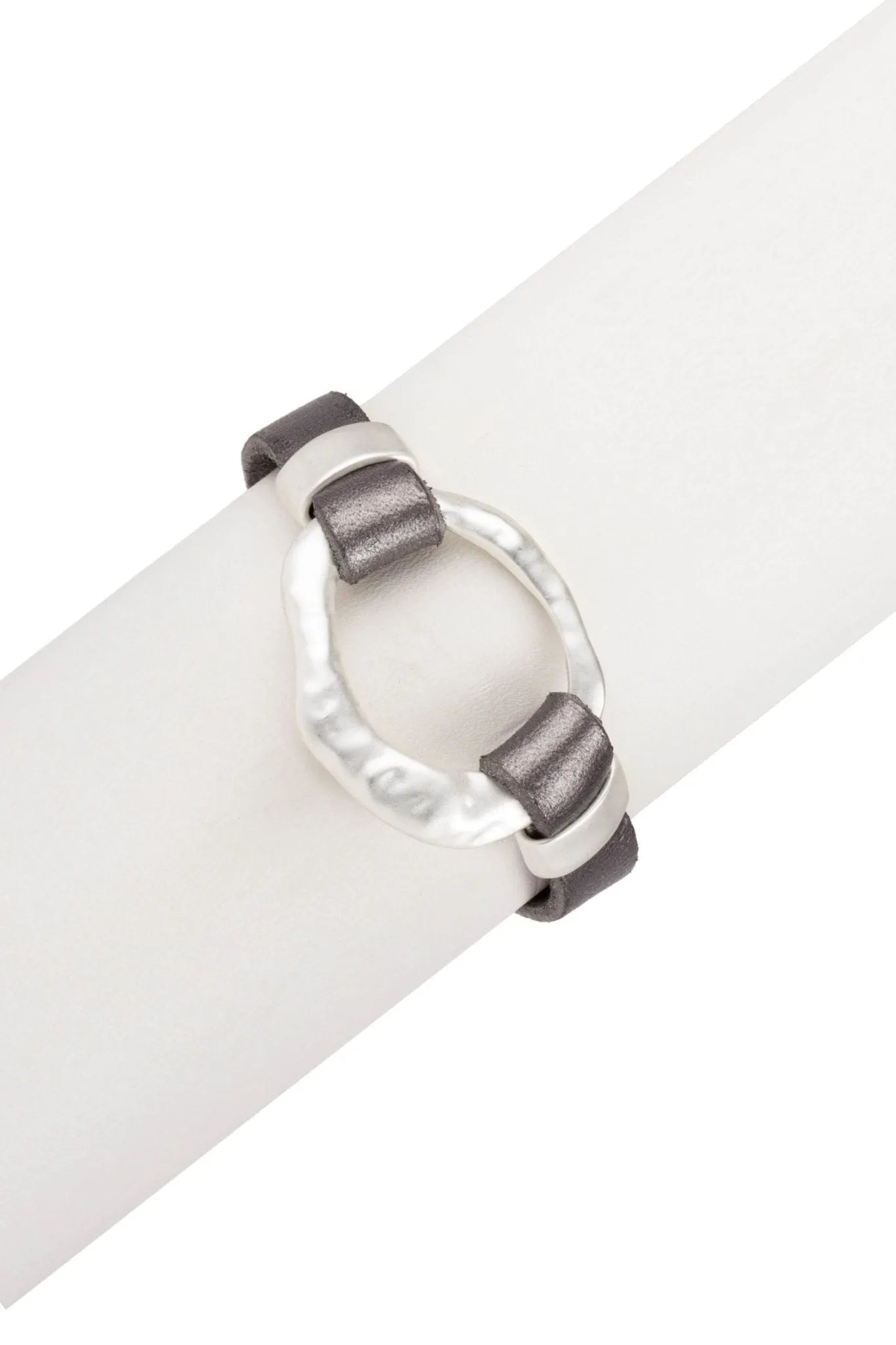 Handmade Hammered Metal Leather Bracelet for Men & Women - Boho Chic Jewelry for Casual Wear & Gift Giving