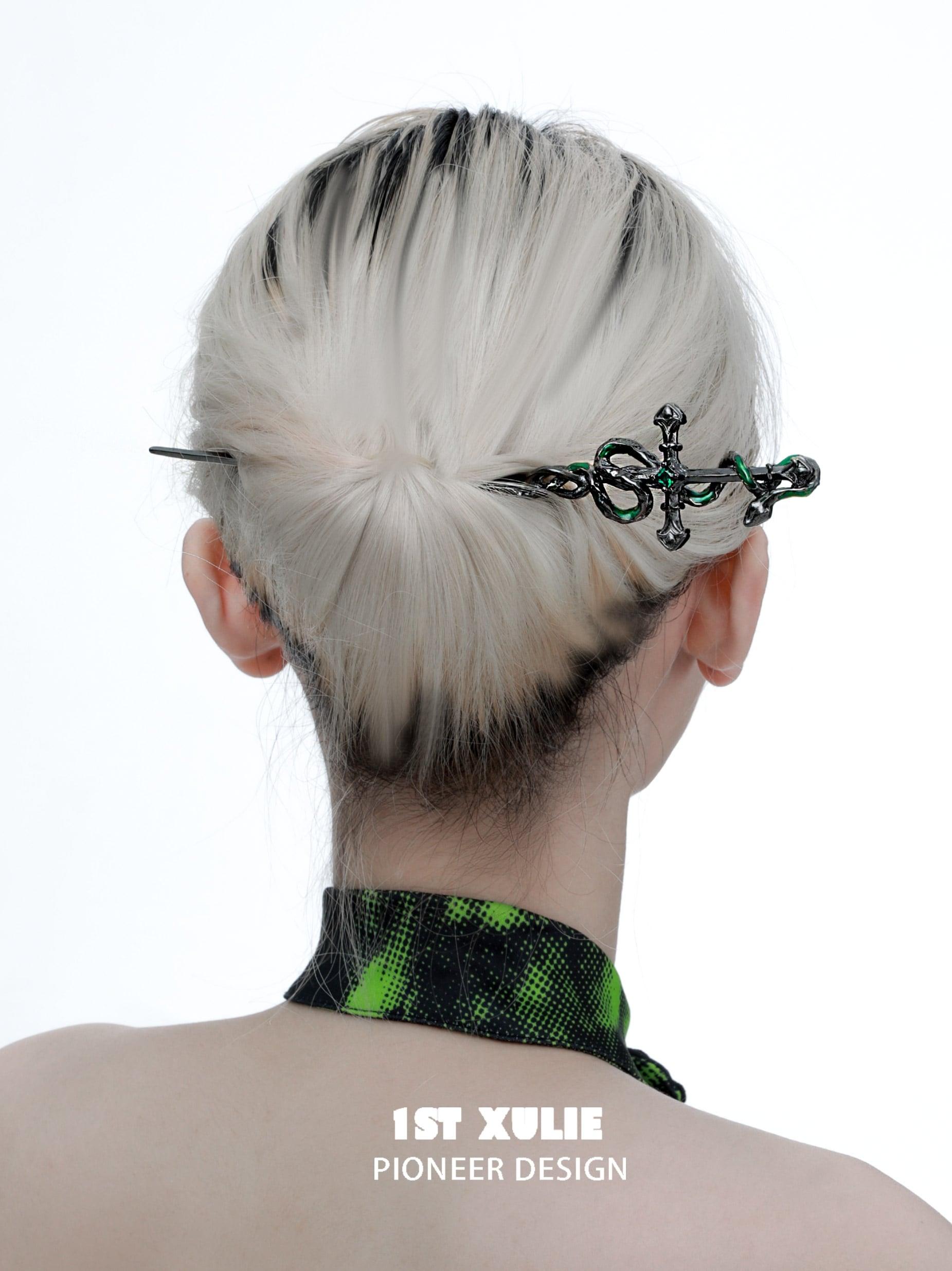 Slytherin House Sword Snake Hairpin - Harry Potter Inspired Hair Clip for Cosplay, Halloween, and Gift Giving - Perfect for Fans and Collectors