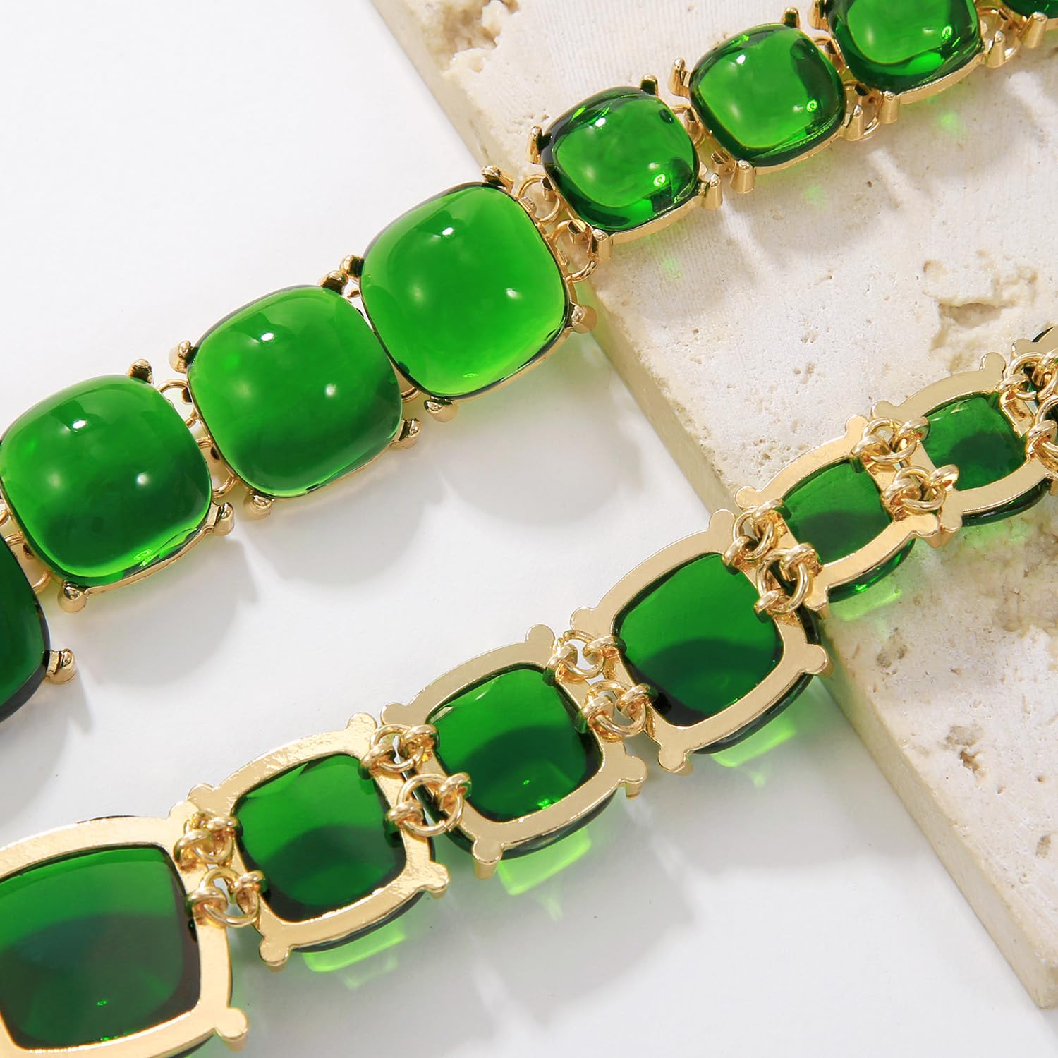 Vintage Rhinestone Necklace for Women - Elegant Semicircular Crystal Collar with Resin Accents | Perfect for Evening Parties, Weddings & Special Occasions
