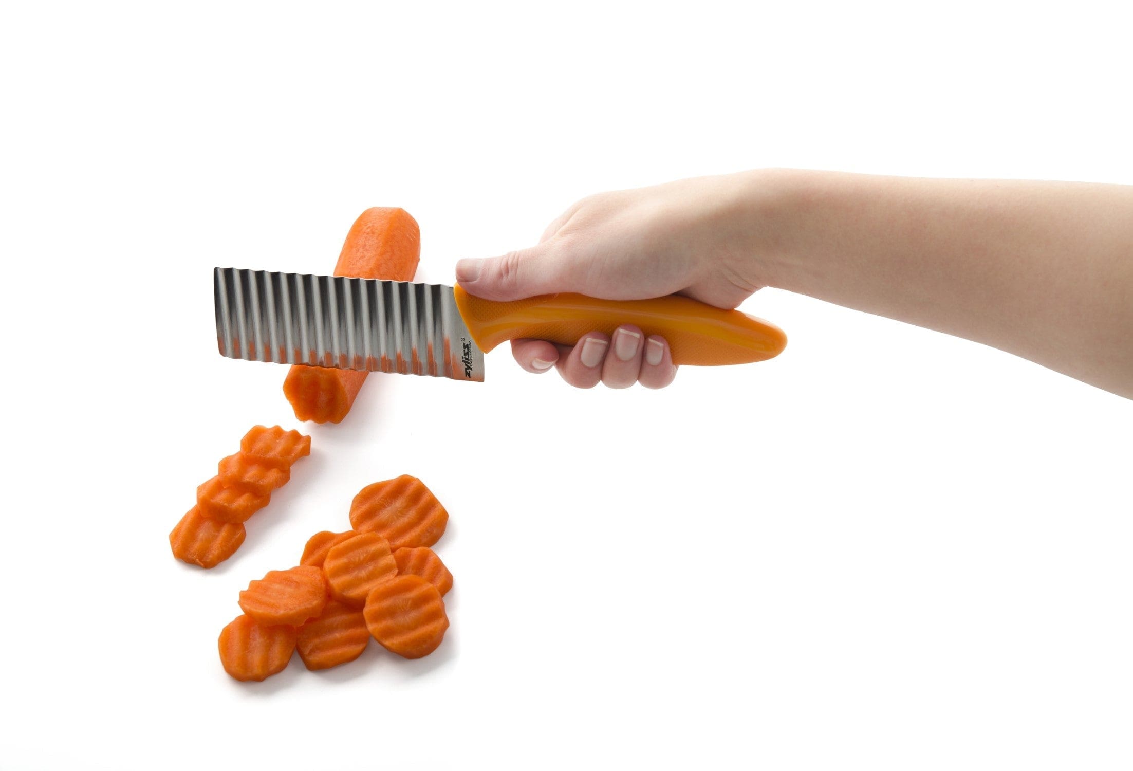 Zyliss Crinkle Cut Knife - Professional Potato & Vegetable Cutter for Perfect Wavy Slices - Ideal for Salads, Chips & Garnishes