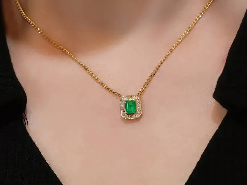 18K Yellow Gold Pendant Necklace with Real Diamond & Genuine Emerald - Elegant Women's Jewelry Gift for Anniversary, Birthday & Special Occasions