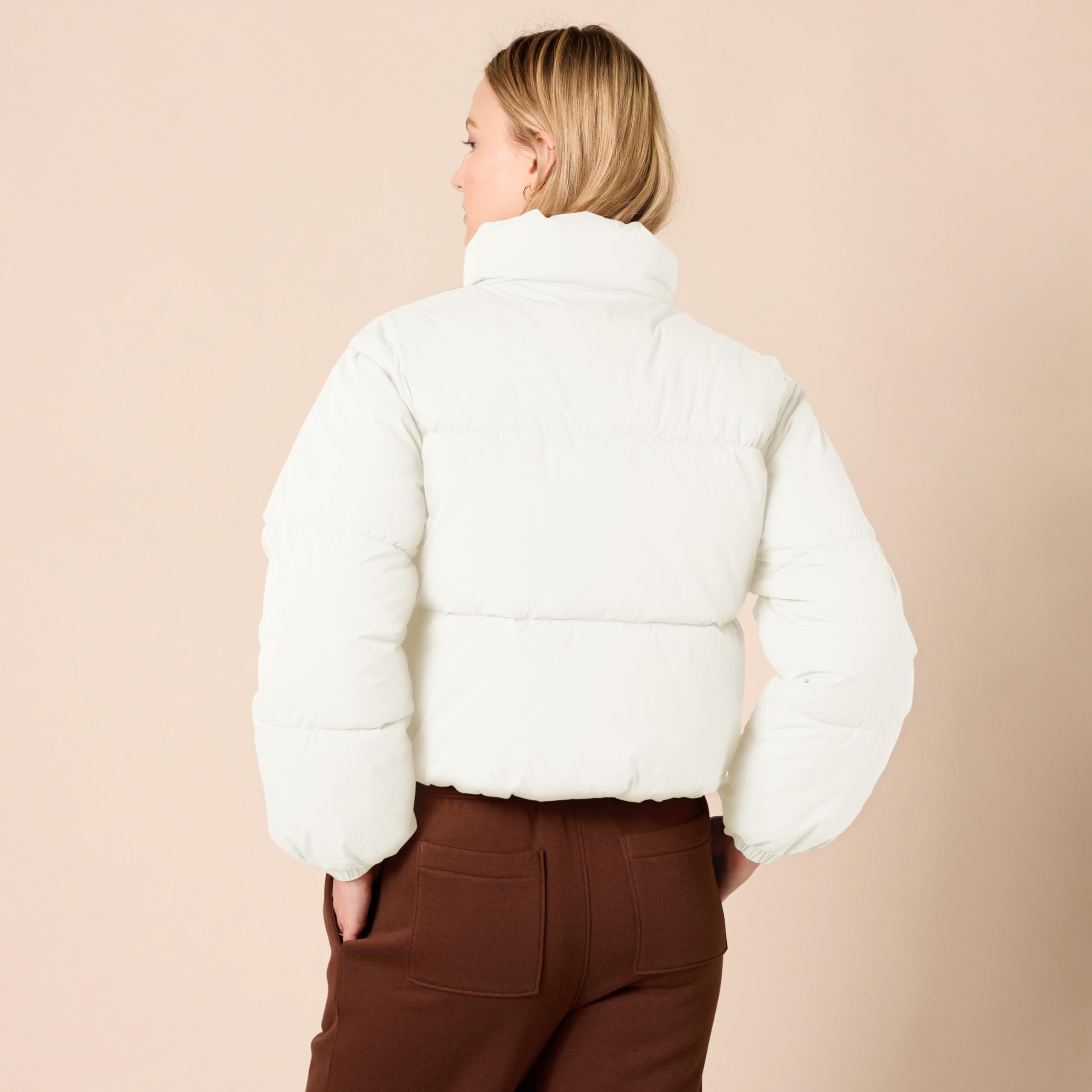 Amazon Essentials Women's Cropped Full-Zip Puffer Jacket - Quilted Matte or Sherpa Fleece - Lightweight Warm Winter Coat for Casual Outfits & Outdoor Activities