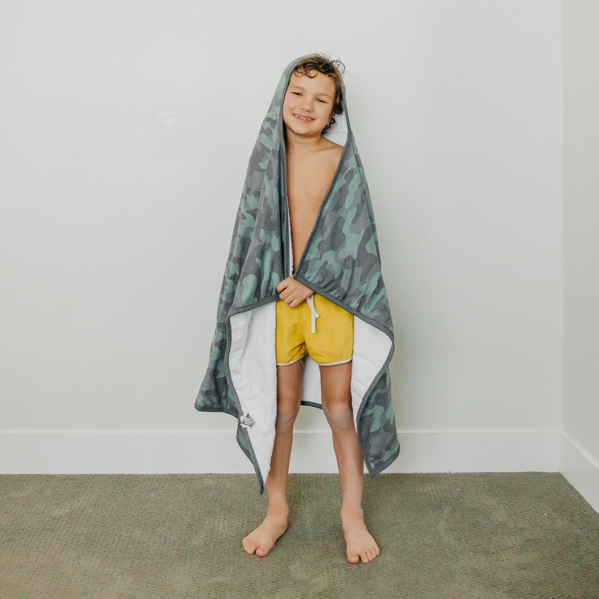 Premium Big Kids Hooded Towel - Soft & Absorbent Bath Towel for Boys & Girls - Perfect for Beach, Pool & After Bath Wrap - Hunter Green