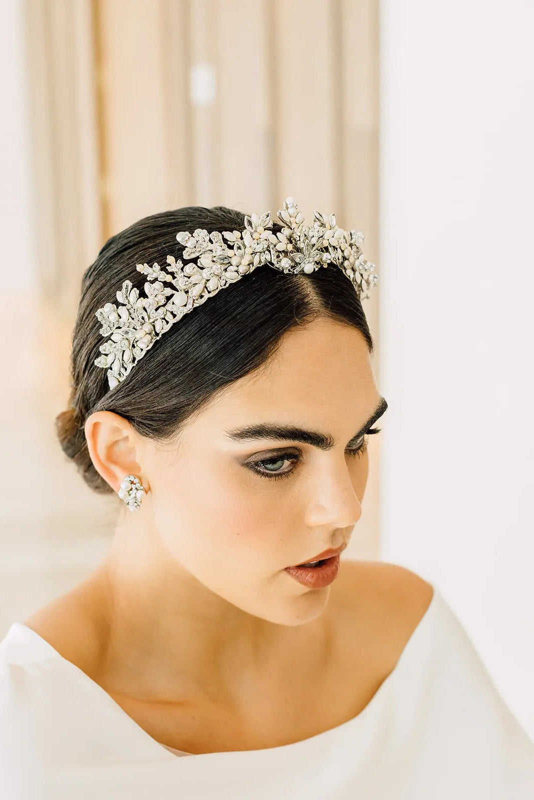 Magnificent Crown - Elegant Royal Tiara for Weddings, Prom & Cosplay | Perfect for Brides, Pageants & Themed Parties