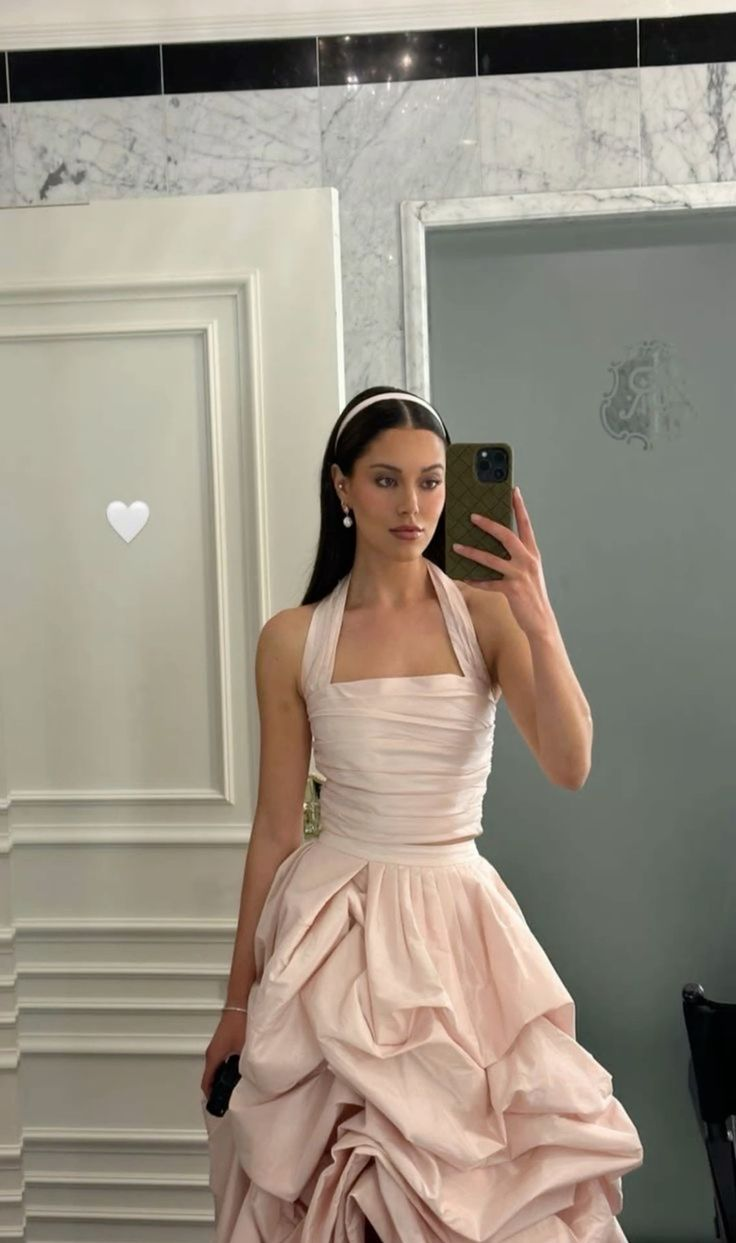 Elegant Halter A-Line Long Prom Dress for Formal Party - Style J4973 | Perfect for Homecoming, Prom Night, and Evening Galas