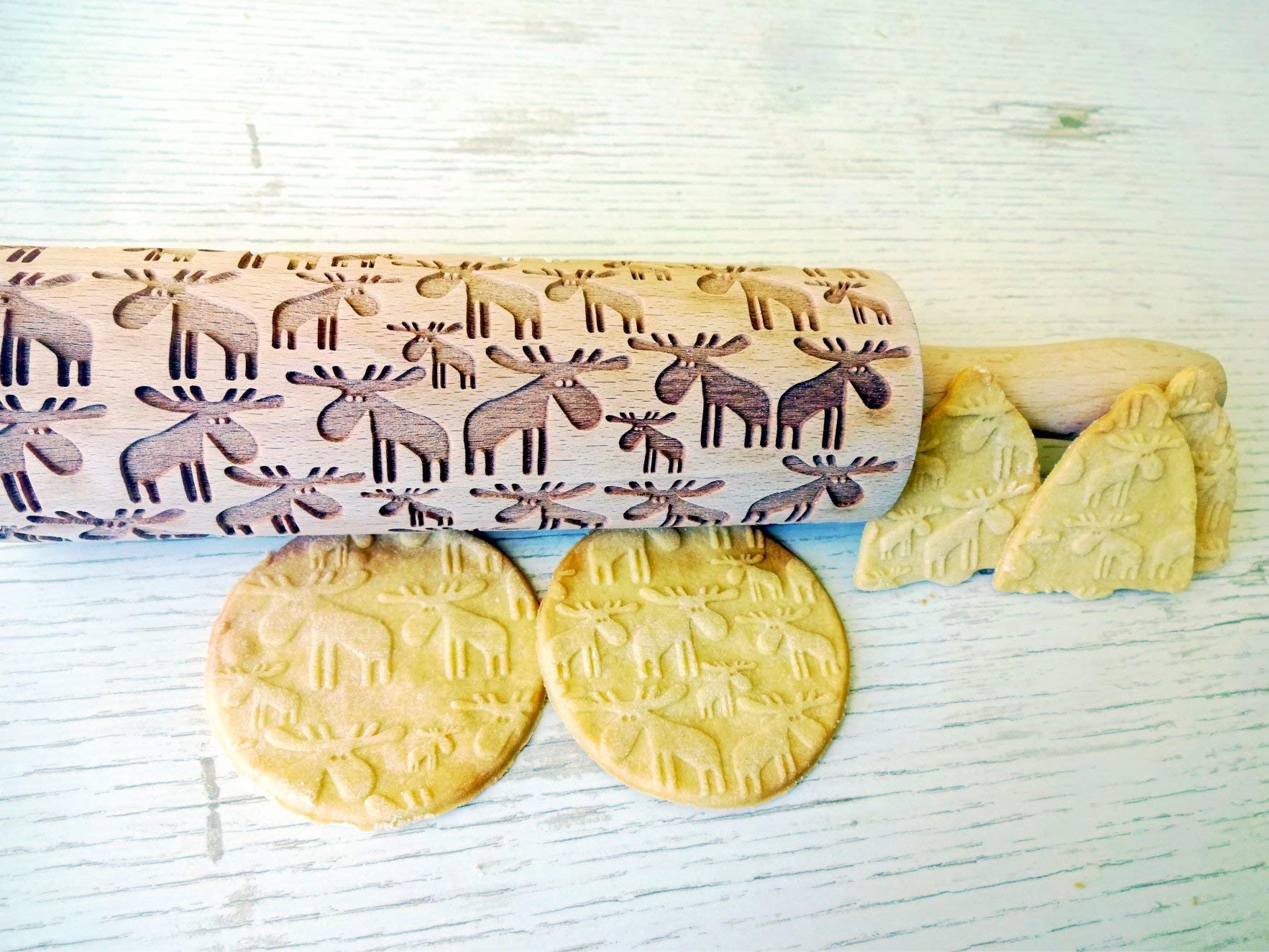 Wooden Rolling Pin with MOOSE Embossing Pattern - Handmade Cookie Dough Press for Baking, Pottery & DIY Crafts - Perfect for Holiday Cookies, Wedding Favors & Home Decor