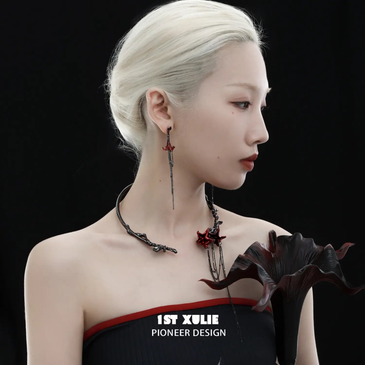 Bloody Datura 18K Gold Plated Tassel Choker Necklace - Gothic Punk Fashion Jewelry for Women, Perfect for Halloween, Cosplay and Dark Aesthetic Outfits