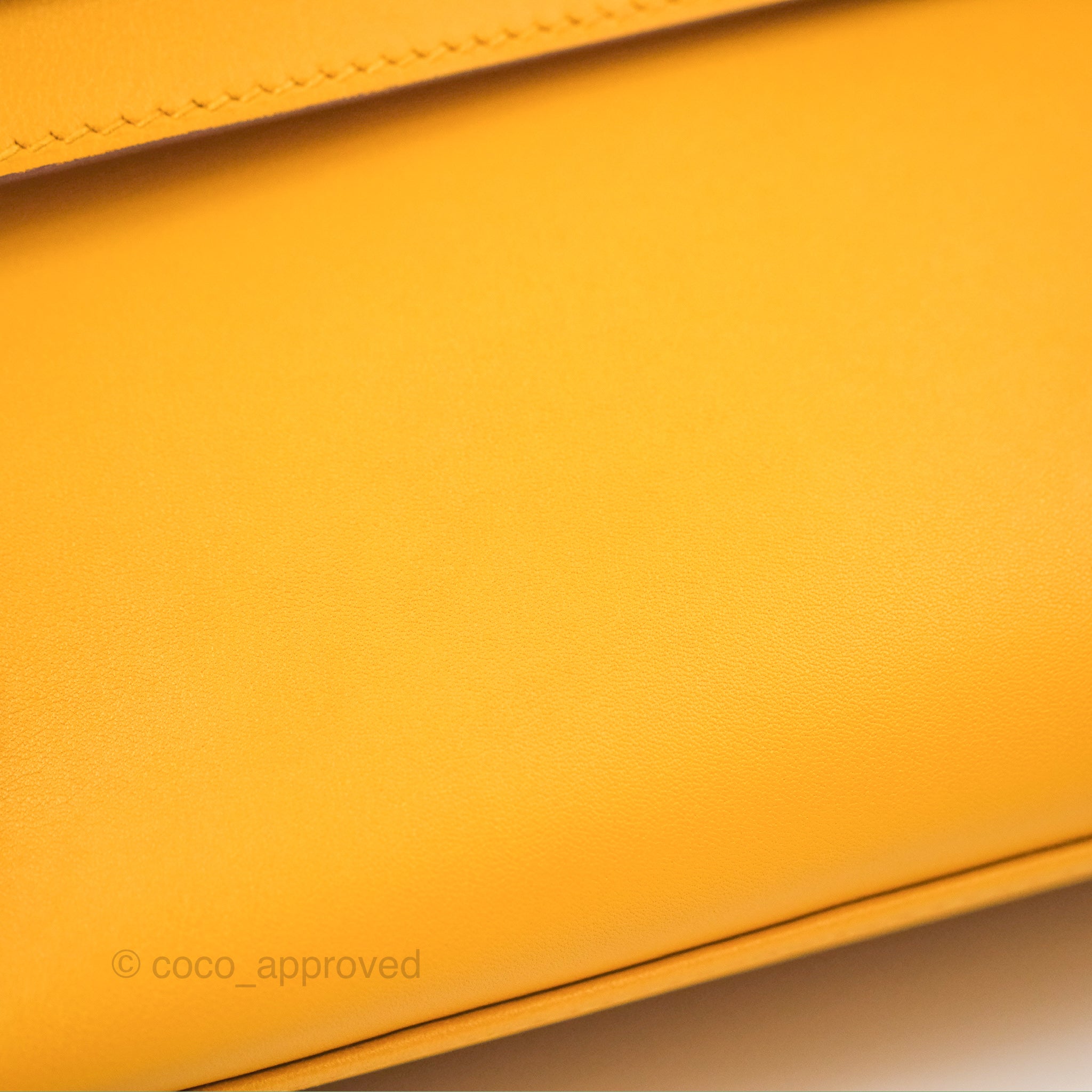 Hermès Kelly Mini Pochette Bag in Jaune Ambre Swift Leather with Gold Hardware - Luxury Crossbody Clutch for Women, Perfect for Evening Parties and Special Occasions