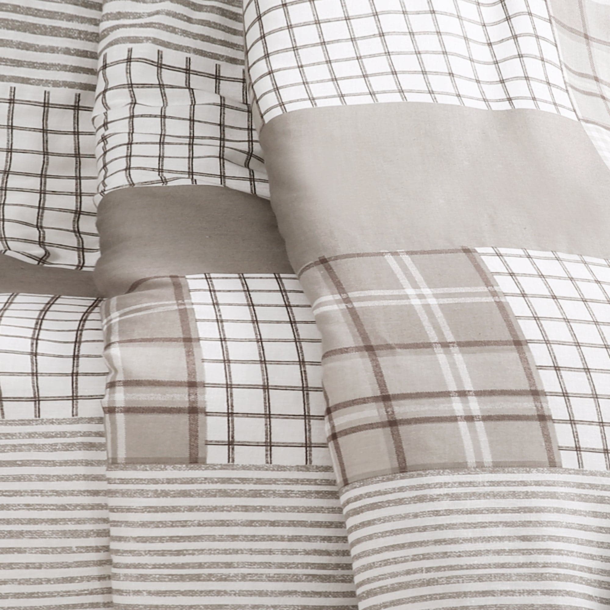 Greenville Throw Blanket - Soft & Cozy Fleece Blanket for Couch, Bed, and Travel - Perfect for Home Decor, Gifts, and Cold Weather Comfort