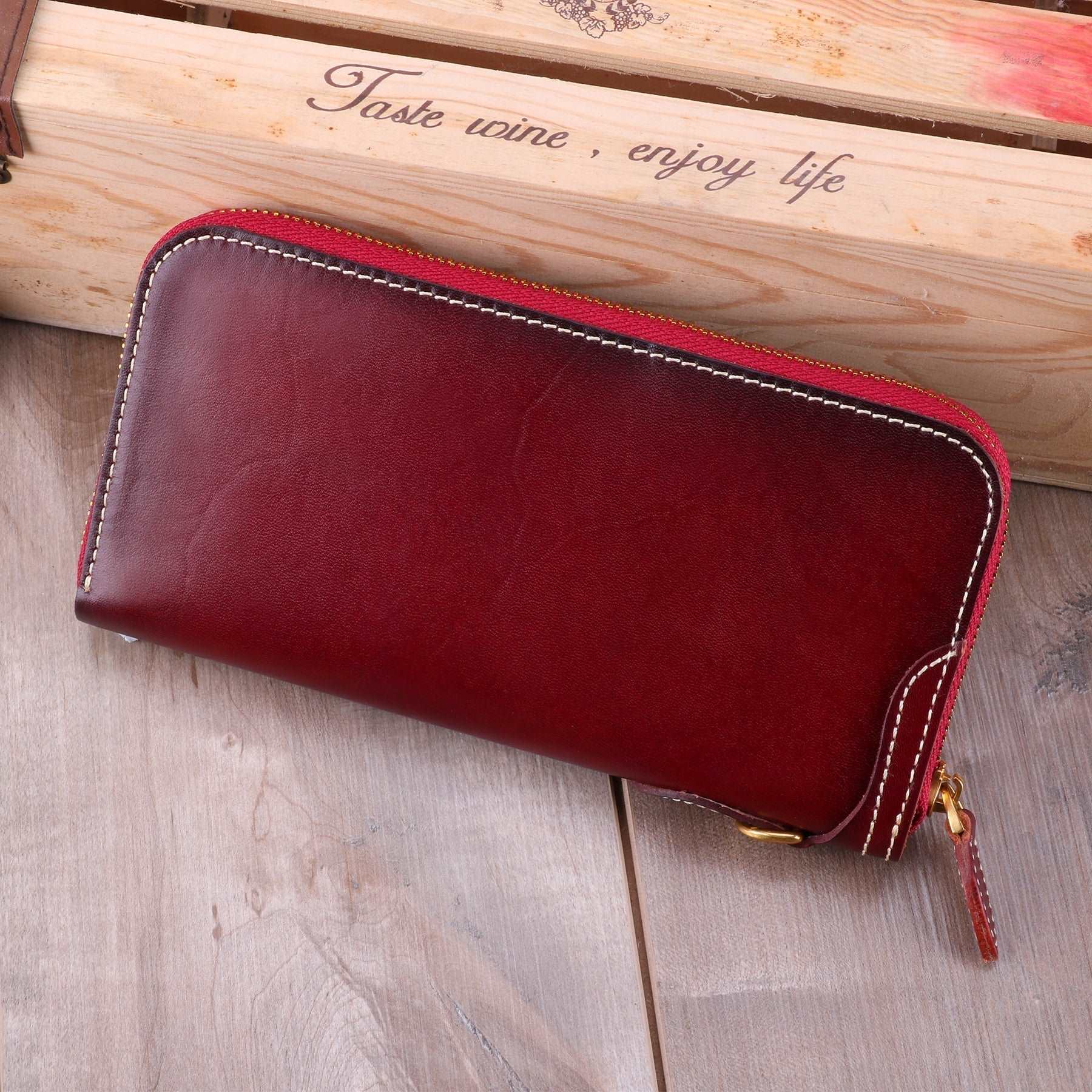 Vintage Leather Zip Wallet for Women - Stylish Retro Design with Multiple Card Slots & RFID Protection - Perfect for Everyday Use, Travel & Gift Giving