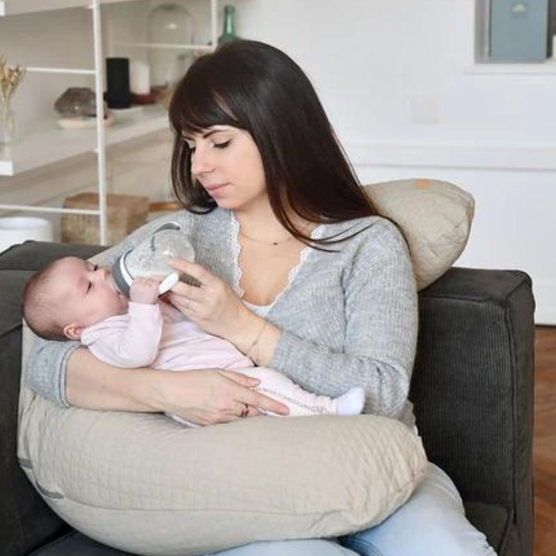 2 in 1 Baby Training Bottle with Soft Spout & Handles - Transition from Breastfeeding to Sippy Cup - Perfect for Infants & Toddlers Learning to Drink Independently
