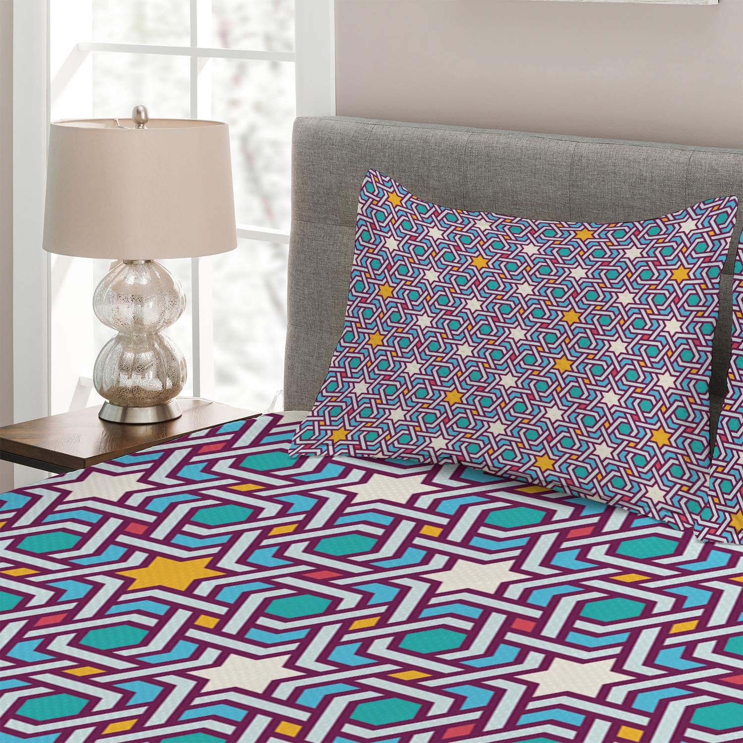 Ambesonne Oriental Geometric Quilt Set - King Size 3-Piece Bedspread with 2 Pillow Shams, Traditional Eastern Design with Lines & Stars Pattern, Multicolor | Perfect for Bedroom Decor, Guest Room, and Bohemian Style Home